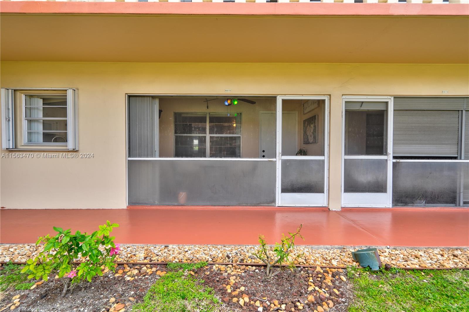 5300 Washington St T120, Hollywood, Florida 33021, 2 Bedrooms Bedrooms, ,2 BathroomsBathrooms,Residential,For Sale,5300 Washington St T120,A11563470