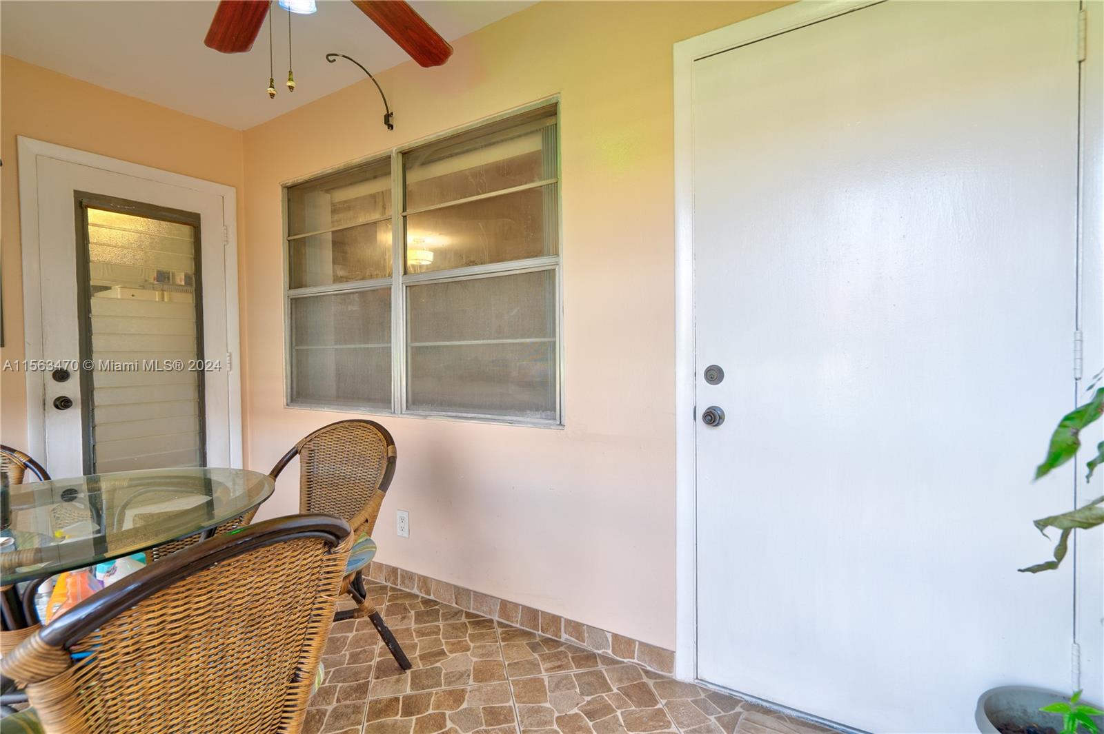 5300 Washington St T120, Hollywood, Florida 33021, 2 Bedrooms Bedrooms, ,2 BathroomsBathrooms,Residential,For Sale,5300 Washington St T120,A11563470