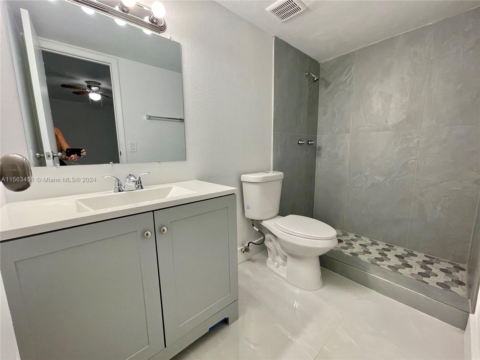 17901 NW 68th Ave S102, Hialeah, Florida 33015, 2 Bedrooms Bedrooms, ,2 BathroomsBathrooms,Residentiallease,For Rent,17901 NW 68th Ave S102,A11563451