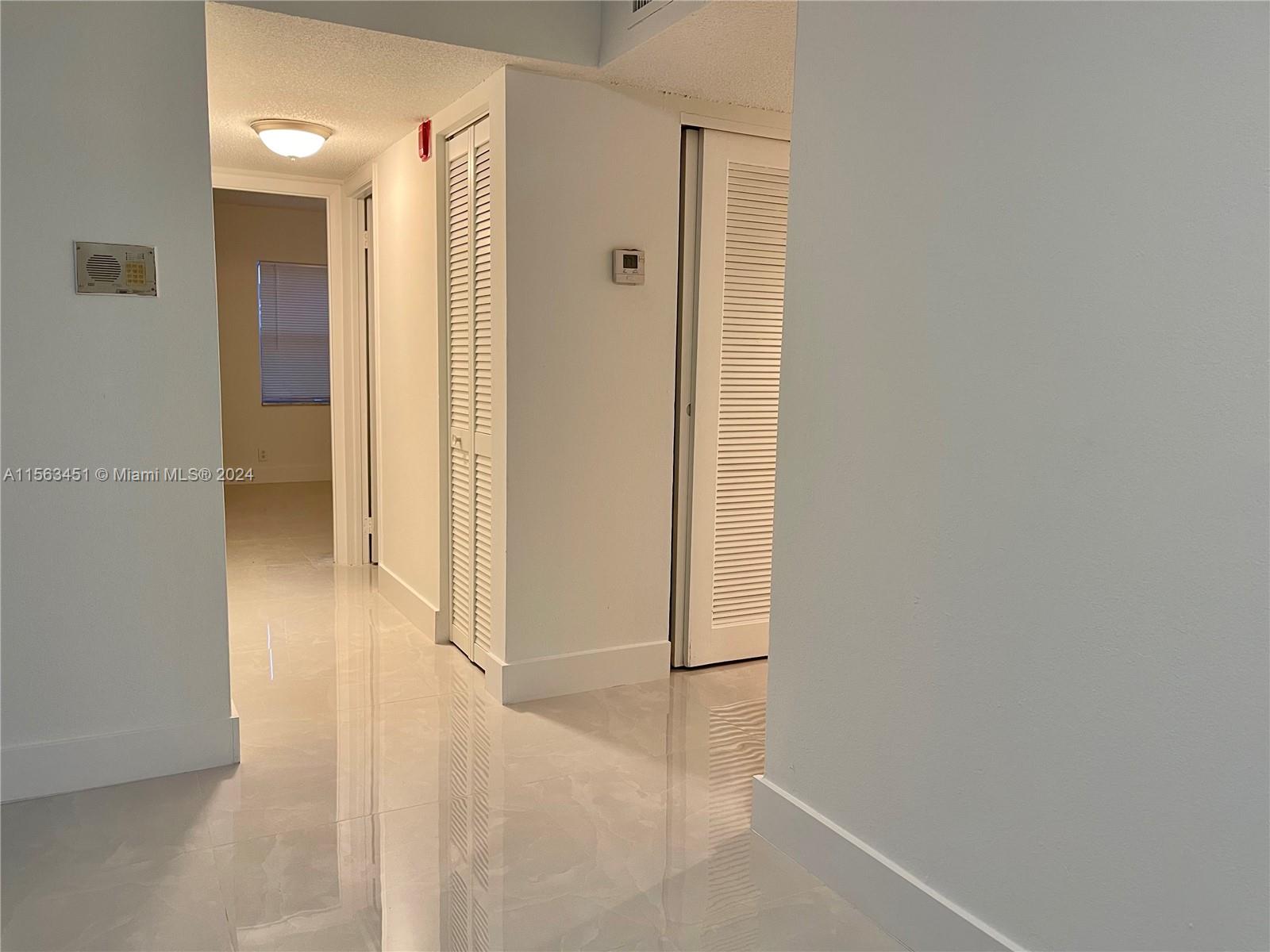 17901 NW 68th Ave S102, Hialeah, Florida 33015, 2 Bedrooms Bedrooms, ,2 BathroomsBathrooms,Residentiallease,For Rent,17901 NW 68th Ave S102,A11563451