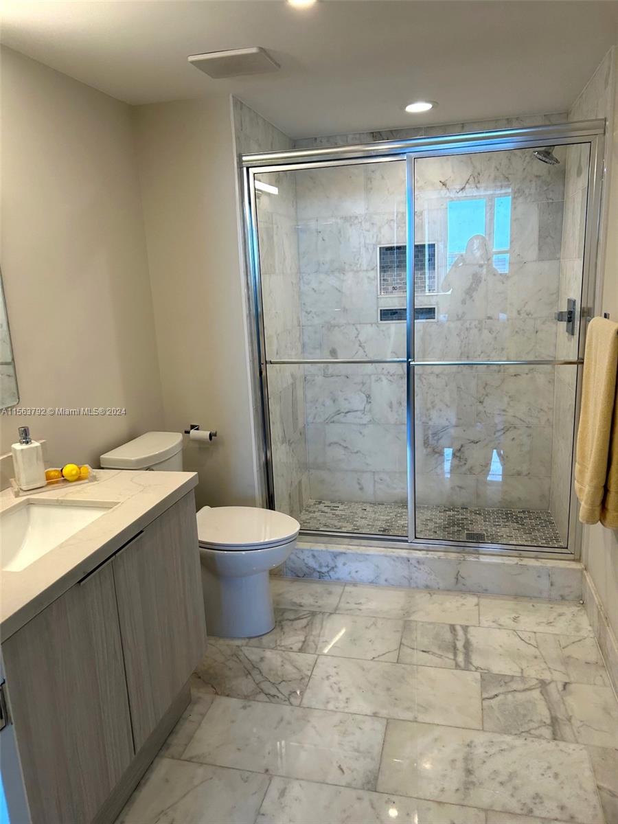 19501 W Country Club Dr 1512, Aventura, Florida 33180, 2 Bedrooms Bedrooms, ,2 BathroomsBathrooms,Residentiallease,For Rent,19501 W Country Club Dr 1512,A11563792