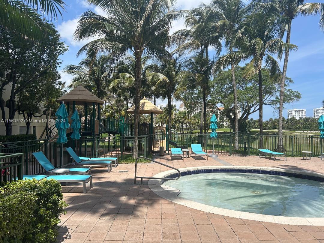 19501 W Country Club Dr 1512, Aventura, Florida 33180, 2 Bedrooms Bedrooms, ,2 BathroomsBathrooms,Residentiallease,For Rent,19501 W Country Club Dr 1512,A11563792