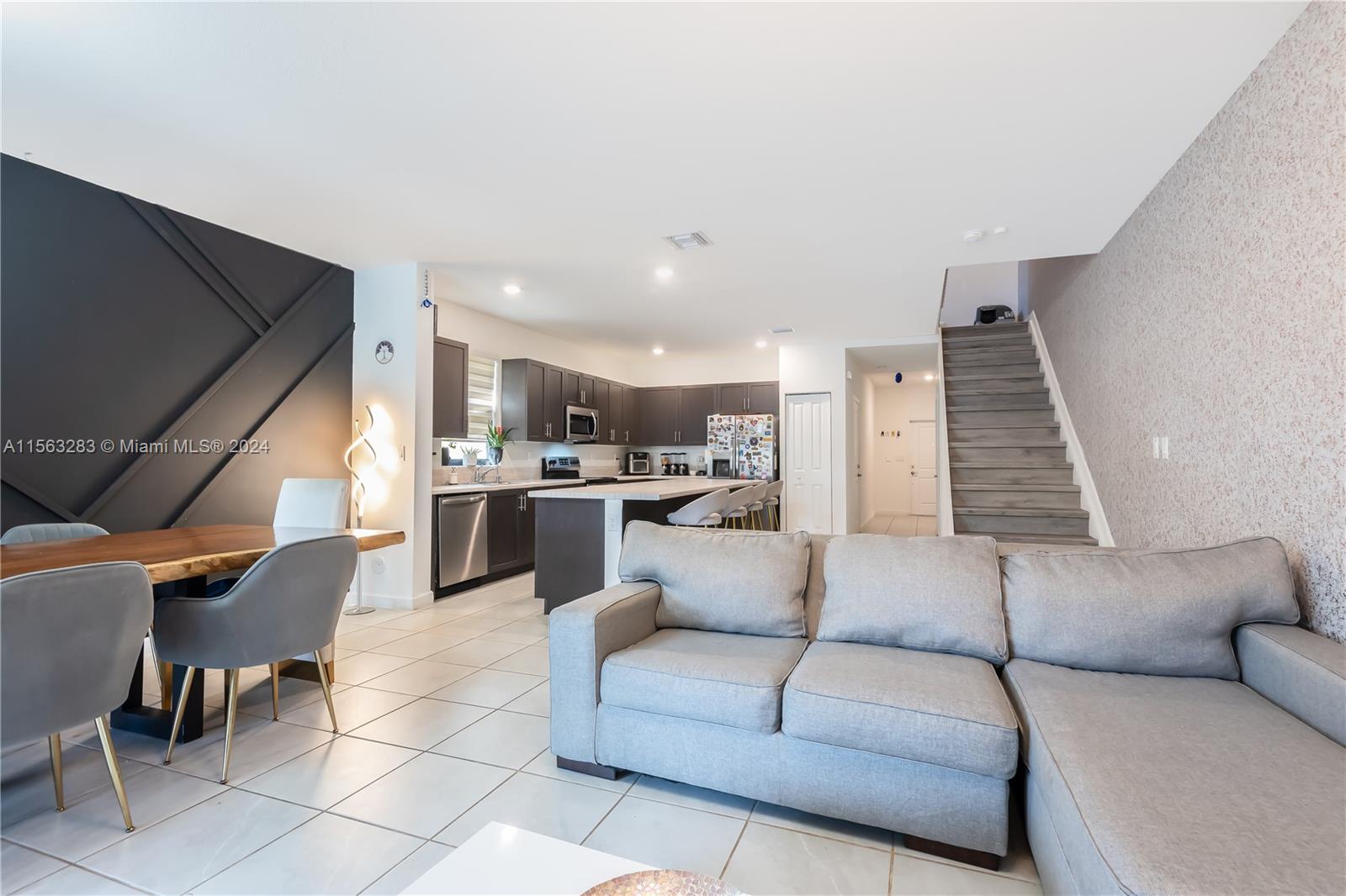 Homestead, Florida 33032, 4 Bedrooms Bedrooms, ,3 BathroomsBathrooms,Residentiallease,For Rent,A11563283