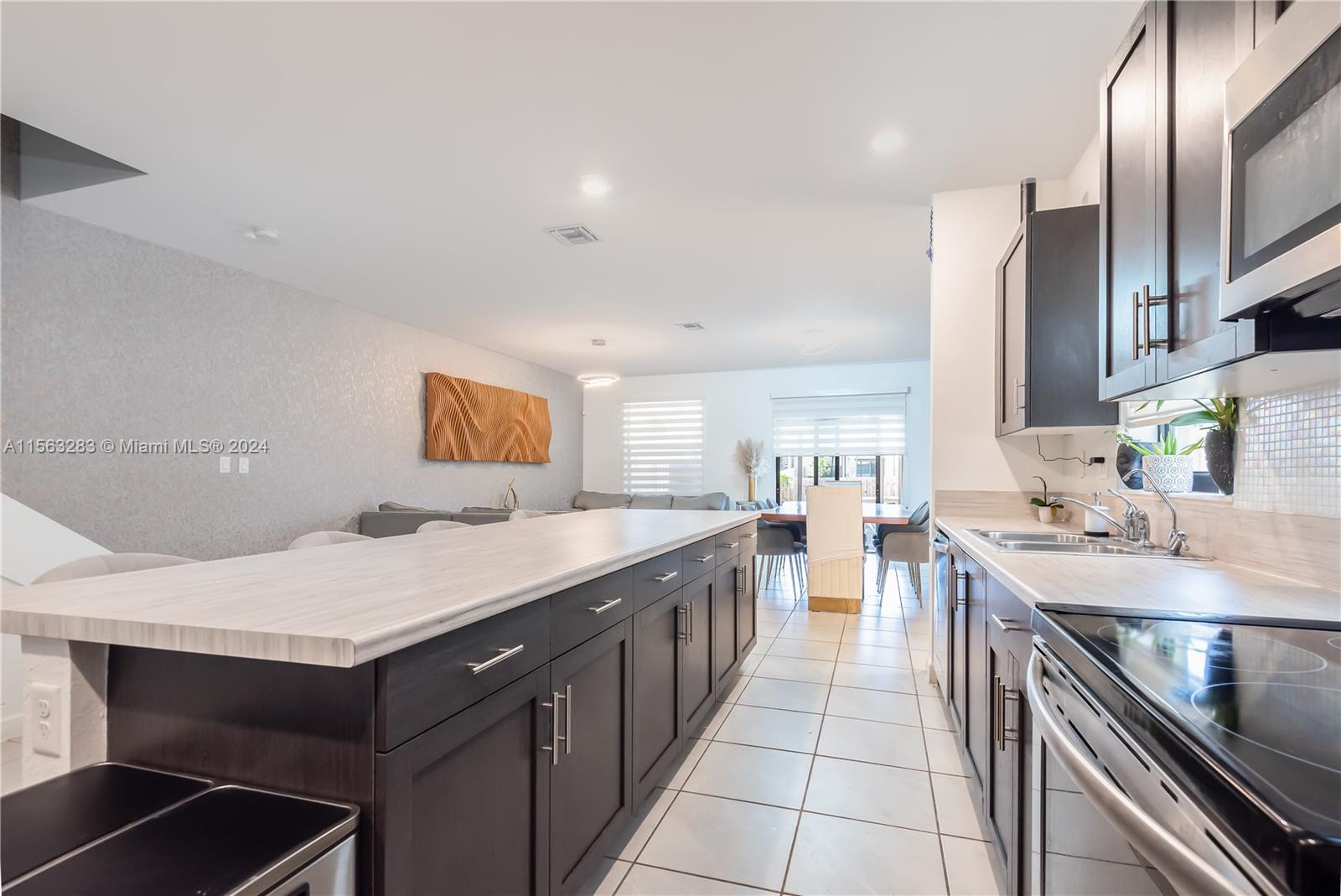 Homestead, Florida 33032, 4 Bedrooms Bedrooms, ,3 BathroomsBathrooms,Residentiallease,For Rent,A11563283