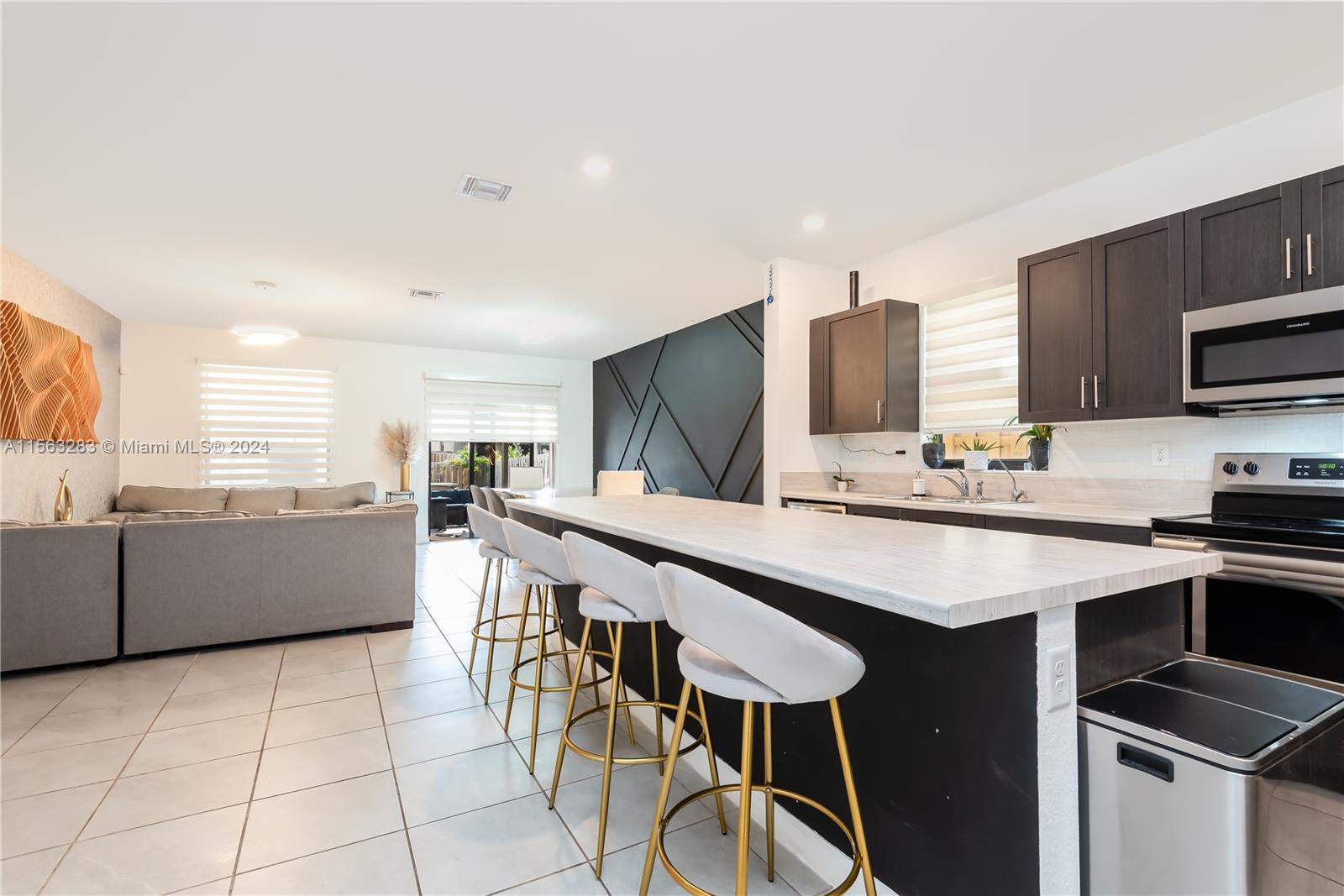 Homestead, Florida 33032, 4 Bedrooms Bedrooms, ,3 BathroomsBathrooms,Residentiallease,For Rent,A11563283