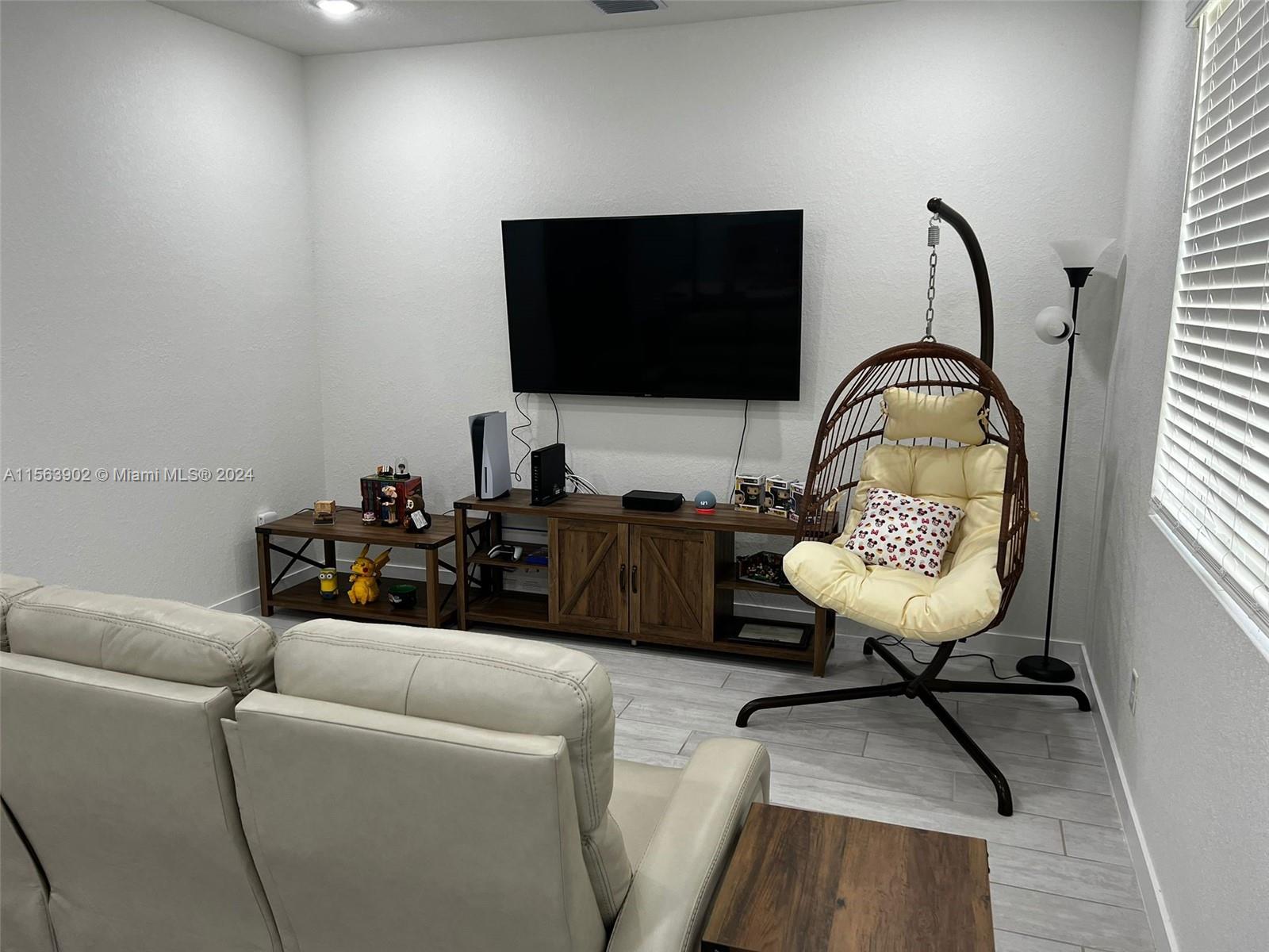 765 SE 17th Ct 765, Homestead, Florida 33034, 3 Bedrooms Bedrooms, ,2 BathroomsBathrooms,Residentiallease,For Rent,765 SE 17th Ct 765,A11563902