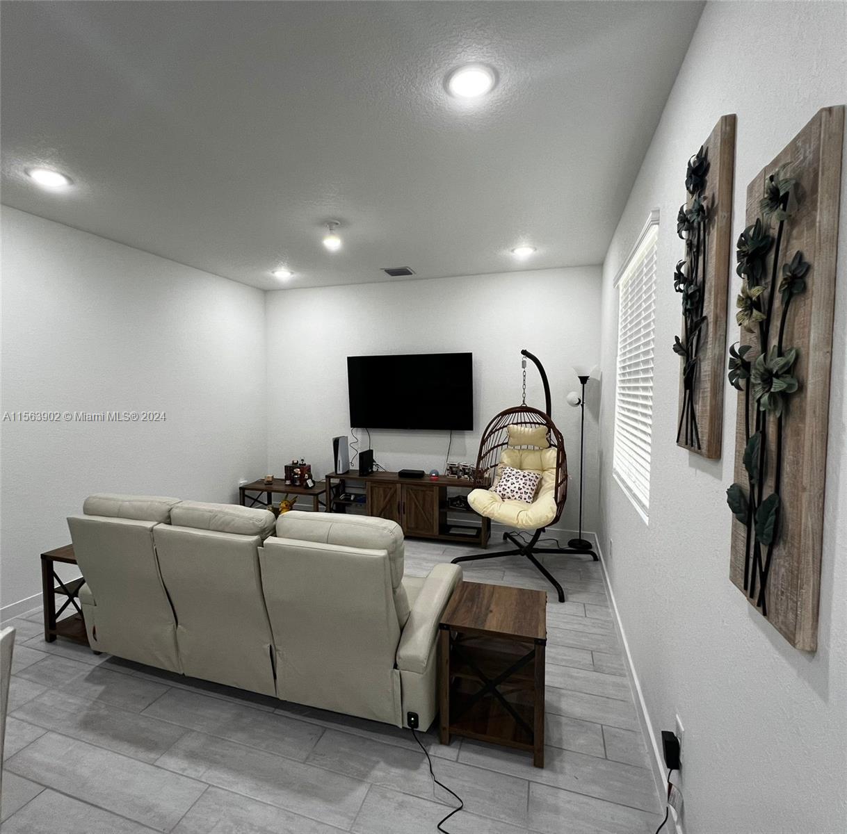 765 SE 17th Ct 765, Homestead, Florida 33034, 3 Bedrooms Bedrooms, ,2 BathroomsBathrooms,Residentiallease,For Rent,765 SE 17th Ct 765,A11563902