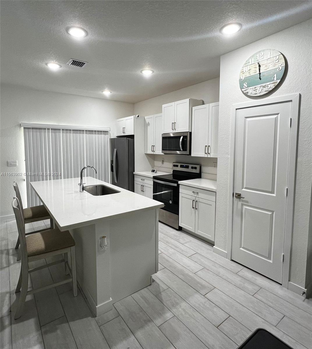 765 SE 17th Ct 765, Homestead, Florida 33034, 3 Bedrooms Bedrooms, ,2 BathroomsBathrooms,Residentiallease,For Rent,765 SE 17th Ct 765,A11563902