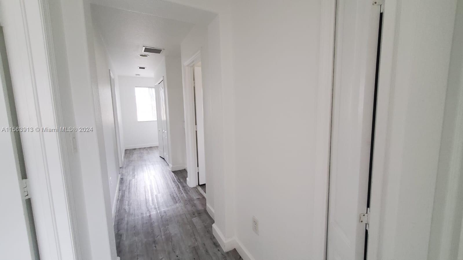 6960 NW 177th St N106, Hialeah, Florida 33015, 4 Bedrooms Bedrooms, ,3 BathroomsBathrooms,Residentiallease,For Rent,6960 NW 177th St N106,A11563913