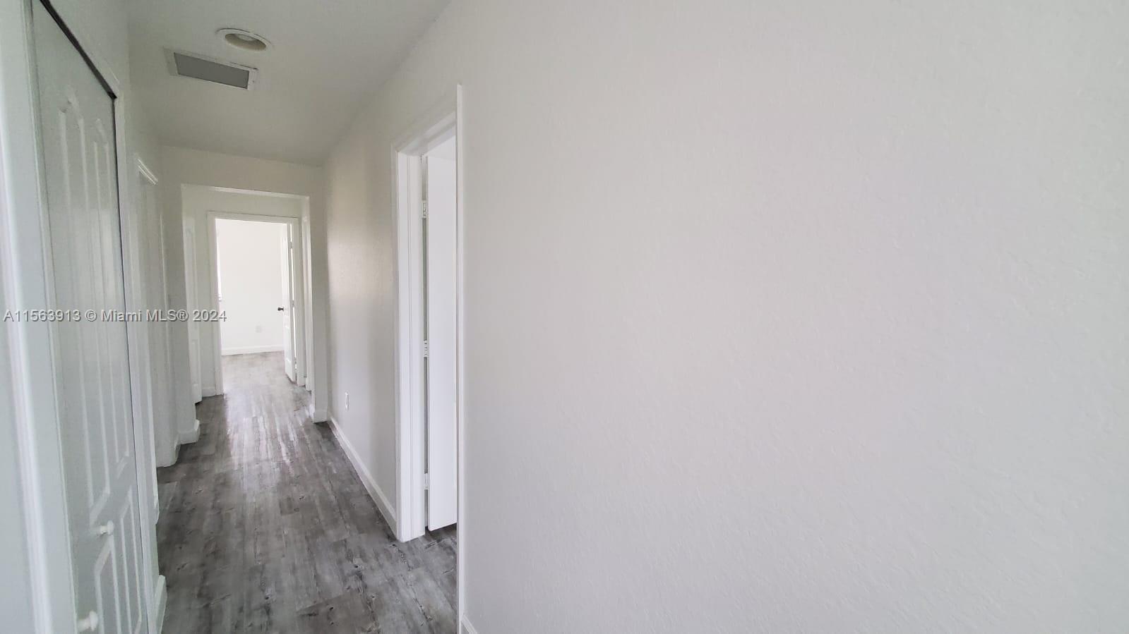 6960 NW 177th St N106, Hialeah, Florida 33015, 4 Bedrooms Bedrooms, ,3 BathroomsBathrooms,Residentiallease,For Rent,6960 NW 177th St N106,A11563913