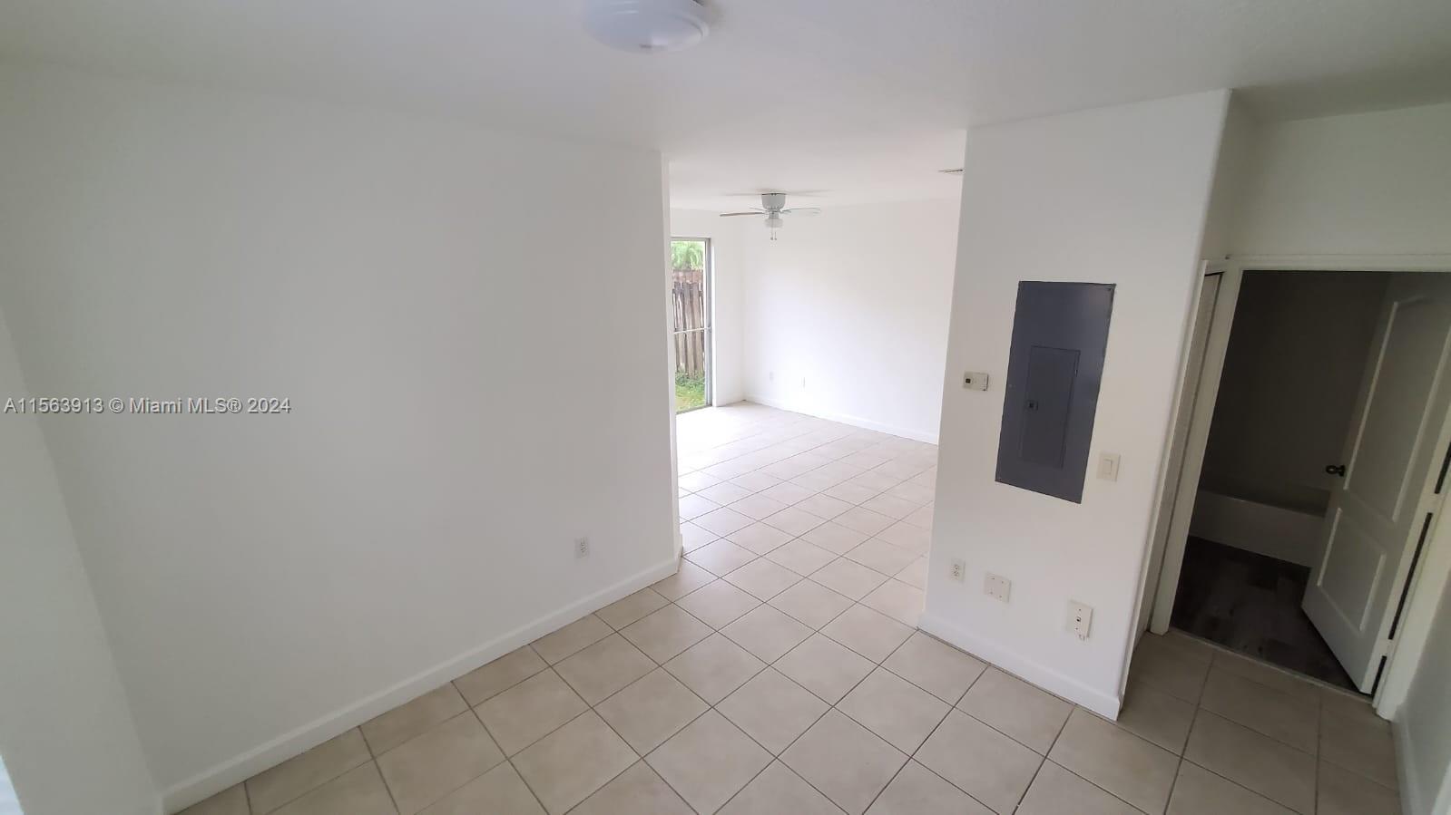 6960 NW 177th St N106, Hialeah, Florida 33015, 4 Bedrooms Bedrooms, ,3 BathroomsBathrooms,Residentiallease,For Rent,6960 NW 177th St N106,A11563913