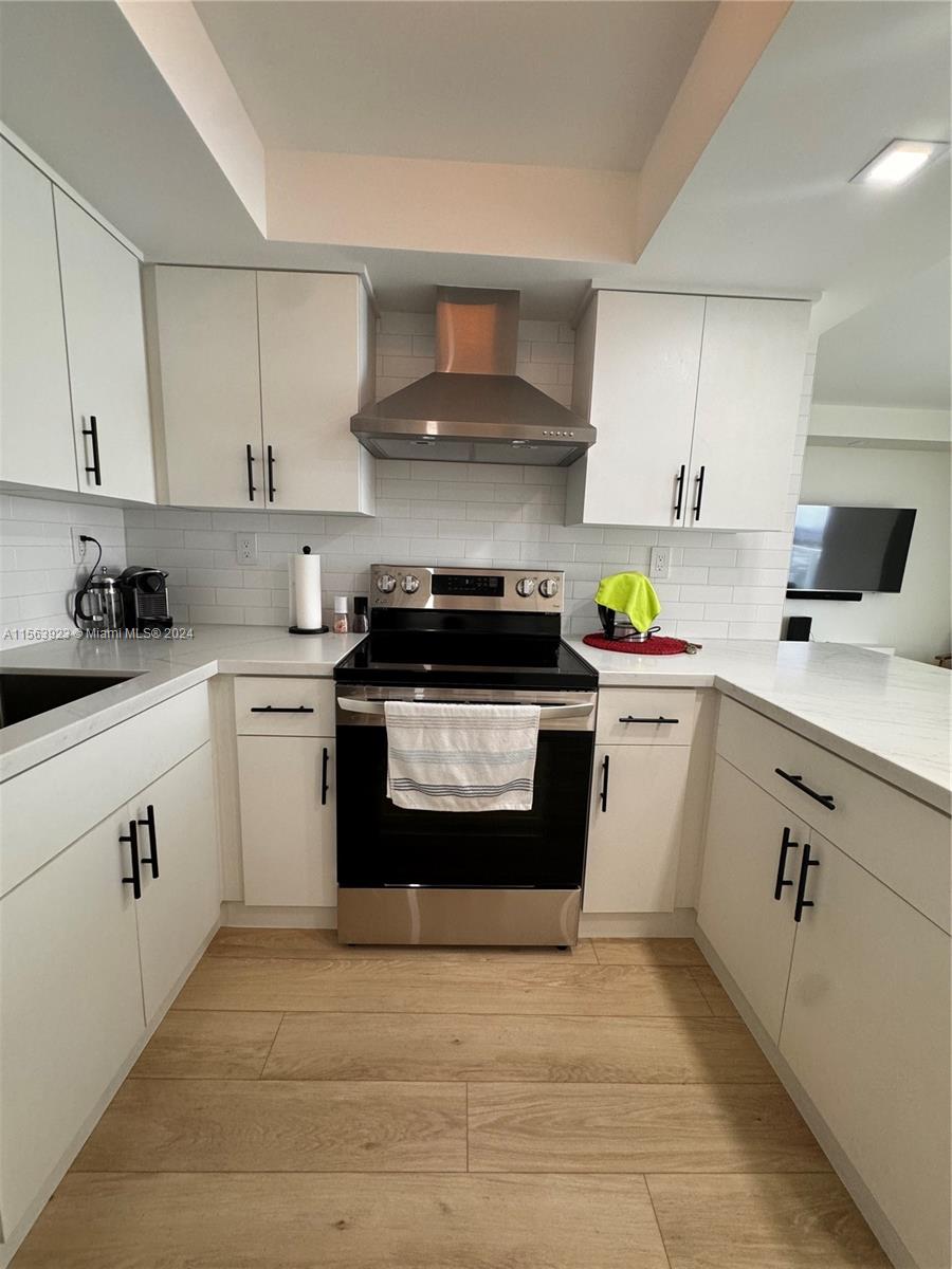 2457 Collins Ave 1105, Miami Beach, Florida 33140, 1 Bedroom Bedrooms, ,1 BathroomBathrooms,Residentiallease,For Rent,2457 Collins Ave 1105,A11563923