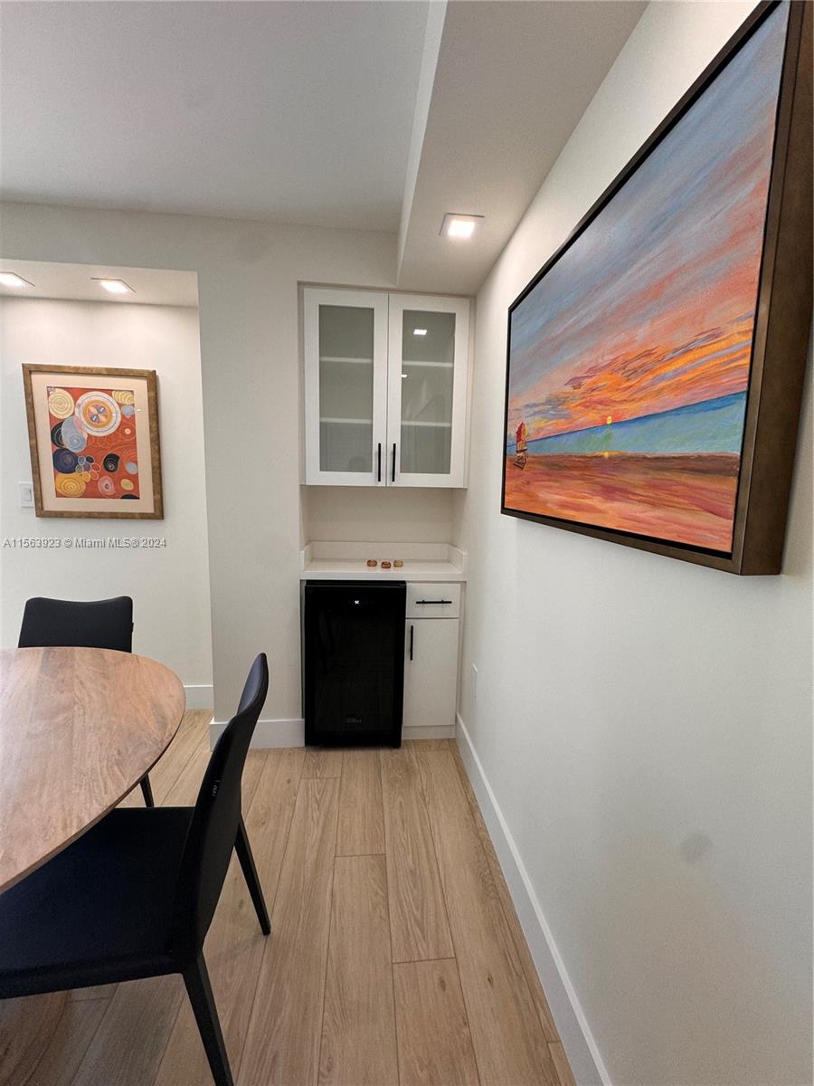 2457 Collins Ave 1105, Miami Beach, Florida 33140, 1 Bedroom Bedrooms, ,1 BathroomBathrooms,Residentiallease,For Rent,2457 Collins Ave 1105,A11563923