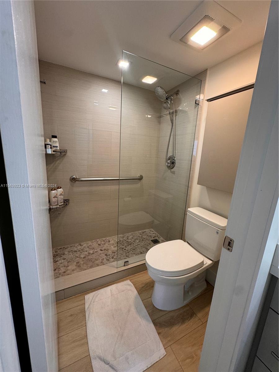 2457 Collins Ave 1105, Miami Beach, Florida 33140, 1 Bedroom Bedrooms, ,1 BathroomBathrooms,Residentiallease,For Rent,2457 Collins Ave 1105,A11563923