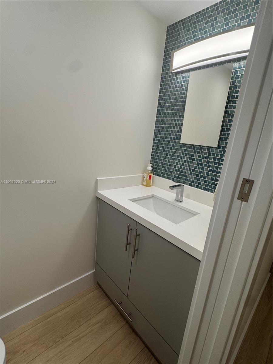 2457 Collins Ave 1105, Miami Beach, Florida 33140, 1 Bedroom Bedrooms, ,1 BathroomBathrooms,Residentiallease,For Rent,2457 Collins Ave 1105,A11563923