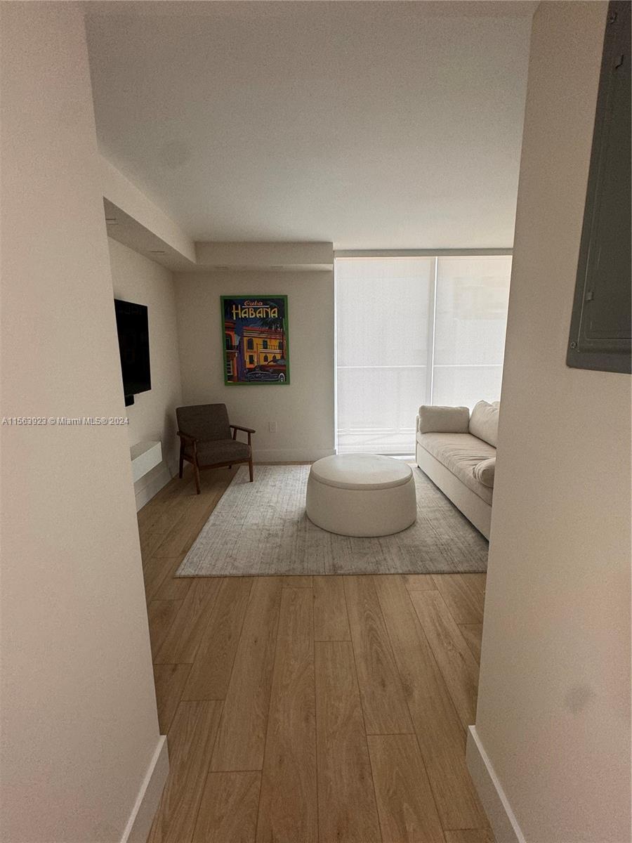 2457 Collins Ave 1105, Miami Beach, Florida 33140, 1 Bedroom Bedrooms, ,1 BathroomBathrooms,Residentiallease,For Rent,2457 Collins Ave 1105,A11563923