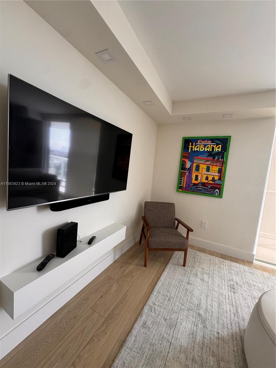 2457 Collins Ave 1105, Miami Beach, Florida 33140, 1 Bedroom Bedrooms, ,1 BathroomBathrooms,Residentiallease,For Rent,2457 Collins Ave 1105,A11563923