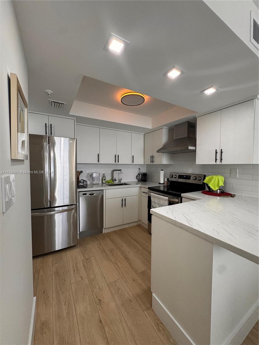 2457 Collins Ave 1105, Miami Beach, Florida 33140, 1 Bedroom Bedrooms, ,1 BathroomBathrooms,Residentiallease,For Rent,2457 Collins Ave 1105,A11563923