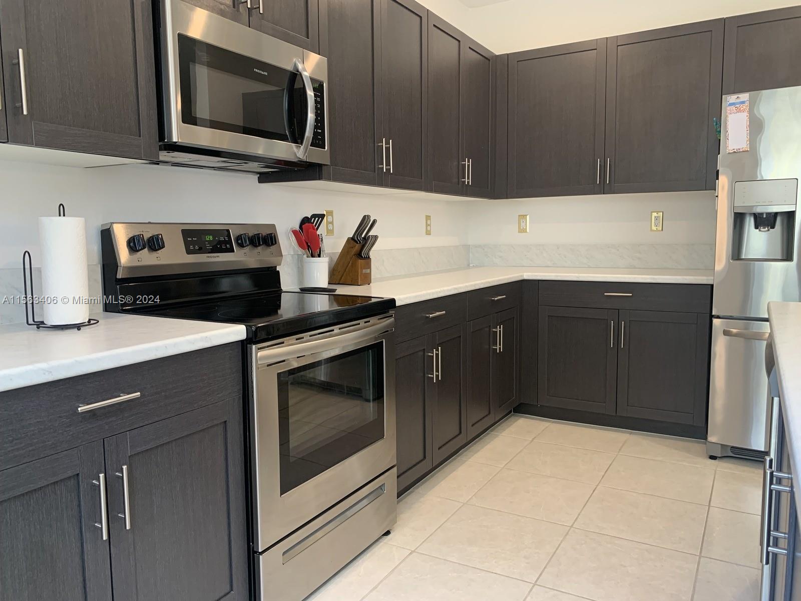 2640 SE 12th St, Homestead, Florida 33035, 3 Bedrooms Bedrooms, ,2 BathroomsBathrooms,Residentiallease,For Rent,2640 SE 12th St,A11563406