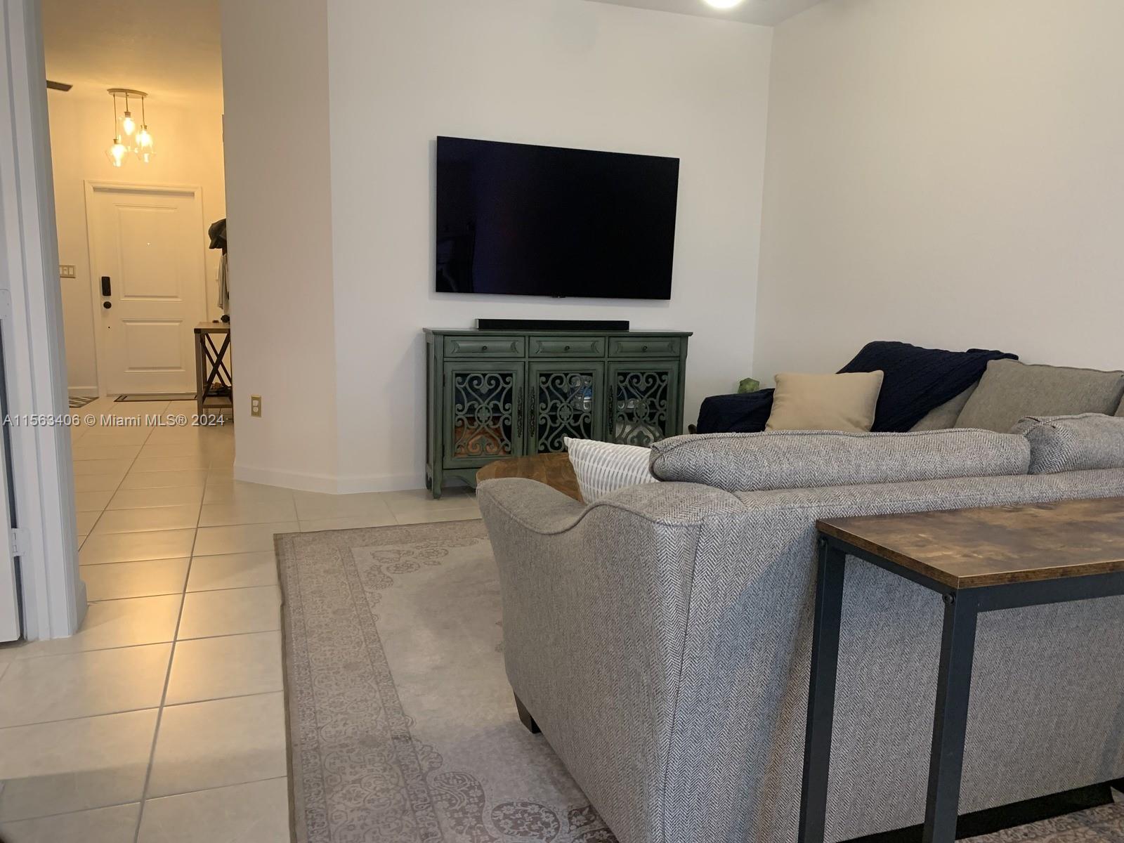 2640 SE 12th St, Homestead, Florida 33035, 3 Bedrooms Bedrooms, ,2 BathroomsBathrooms,Residentiallease,For Rent,2640 SE 12th St,A11563406