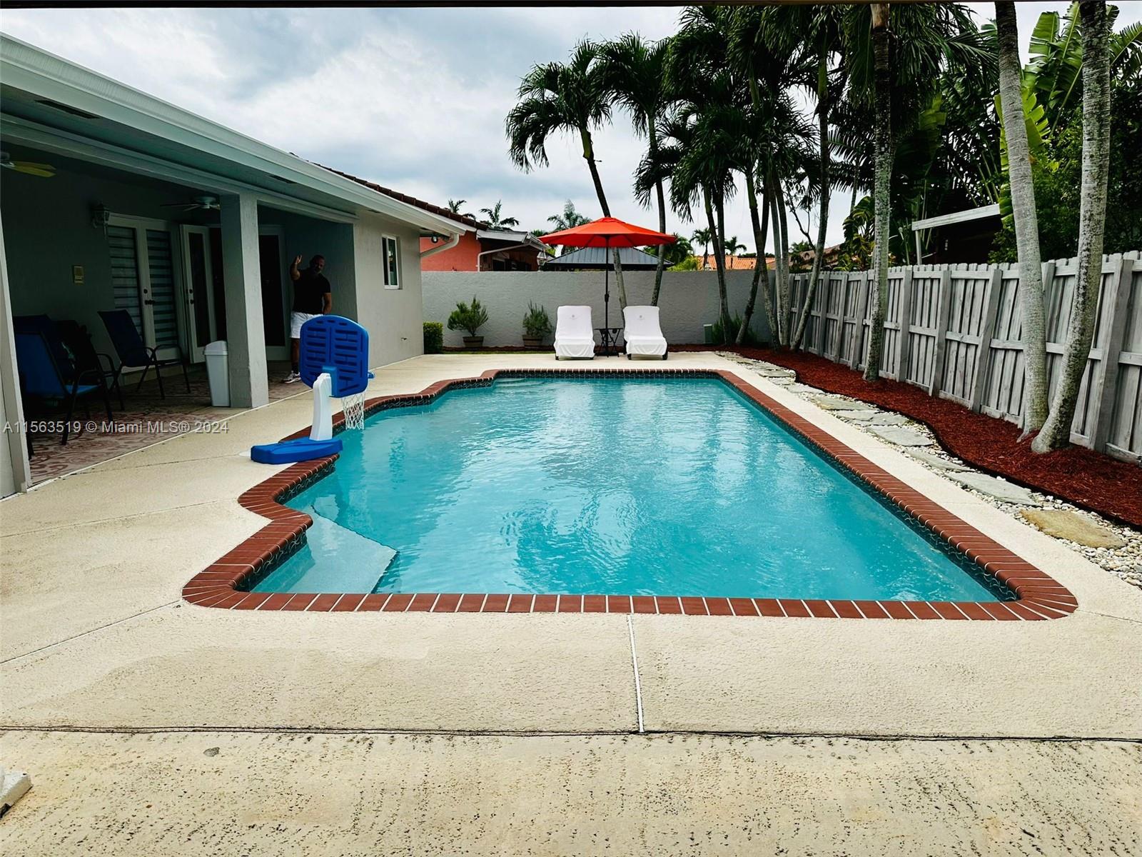 404 SW 134th Ct, Miami, Florida 33184, 3 Bedrooms Bedrooms, ,2 BathroomsBathrooms,Residential,For Sale,404 SW 134th Ct,A11563519
