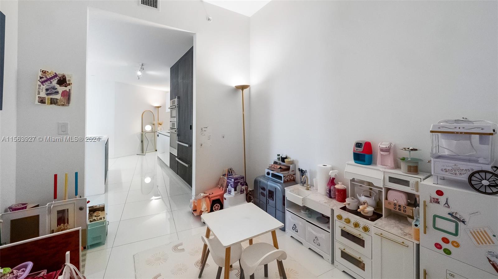 851 NE 1st Ave 3303, Miami, Florida 33132, 2 Bedrooms Bedrooms, ,3 BathroomsBathrooms,Residentiallease,For Rent,851 NE 1st Ave 3303,A11563927