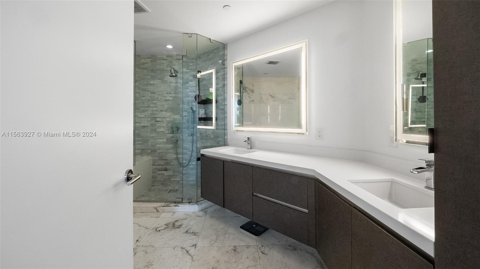 851 NE 1st Ave 3303, Miami, Florida 33132, 2 Bedrooms Bedrooms, ,3 BathroomsBathrooms,Residentiallease,For Rent,851 NE 1st Ave 3303,A11563927