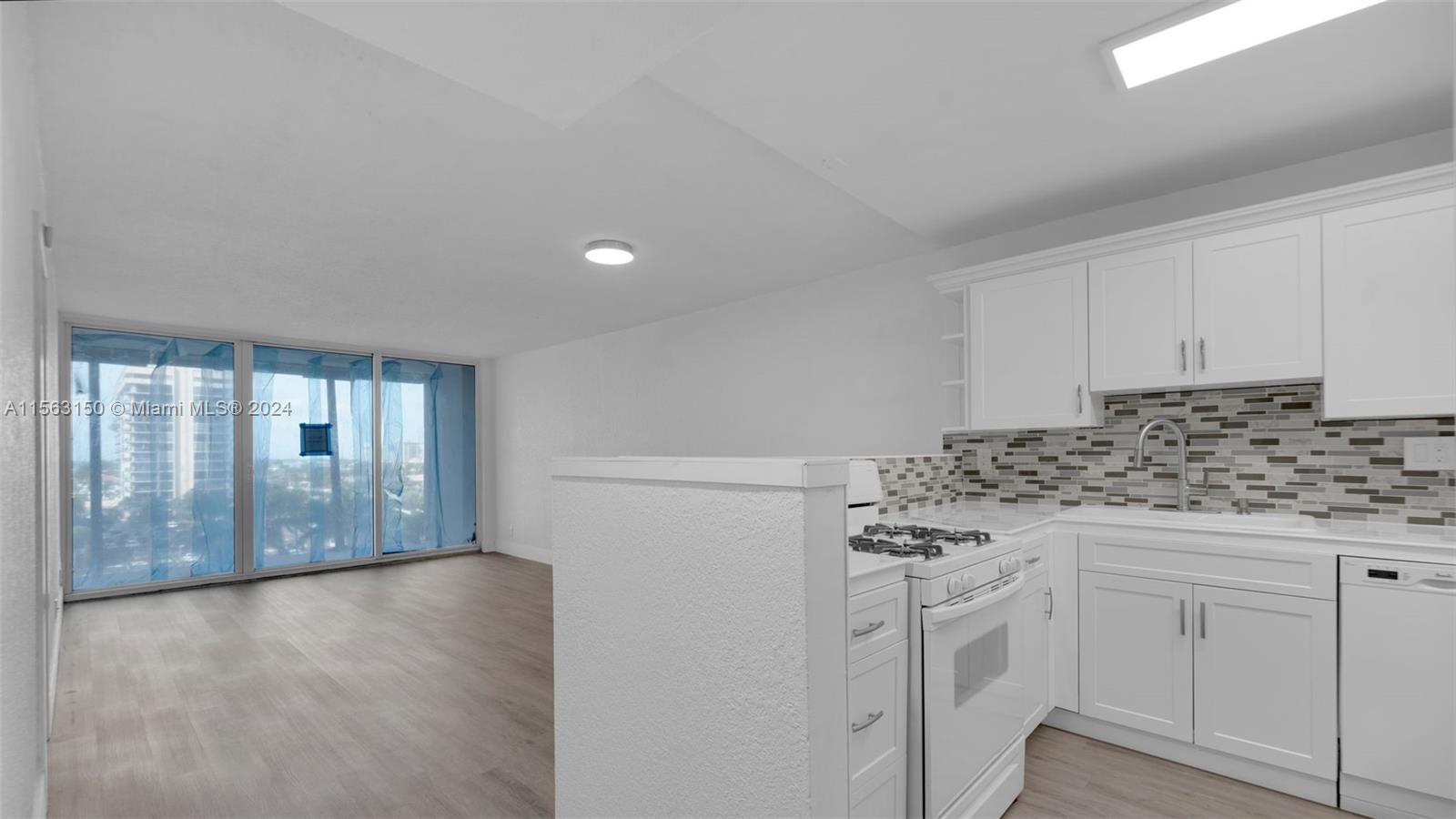 2030 S Ocean Dr 502, Hallandale Beach, Florida 33009, 1 Bedroom Bedrooms, ,1 BathroomBathrooms,Residential,For Sale,2030 S Ocean Dr 502,A11563150