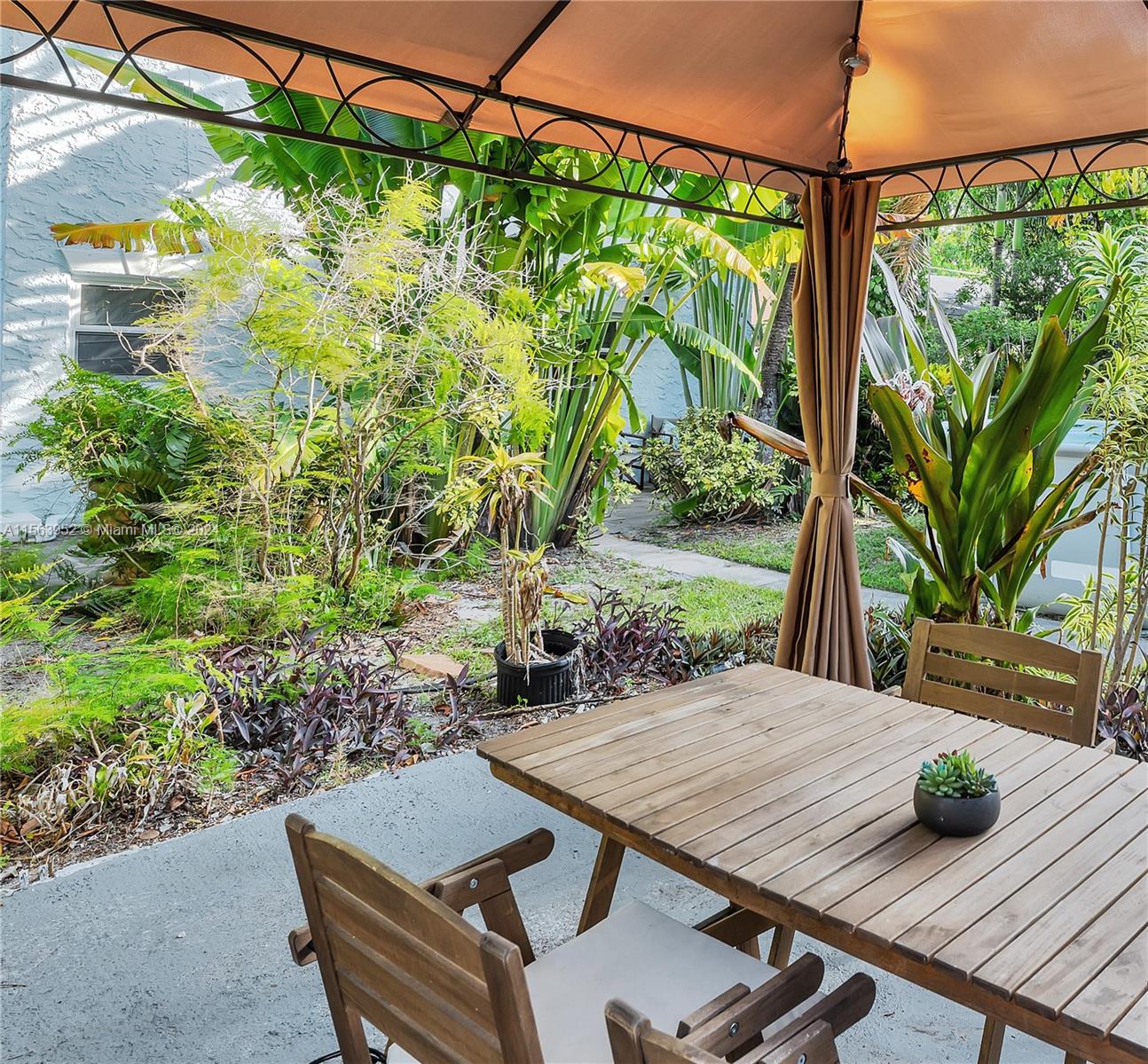 1947 Adams St Upper, Hollywood, Florida 33020, 1 Bedroom Bedrooms, ,1 BathroomBathrooms,Residentiallease,For Rent,1947 Adams St Upper,A11563952