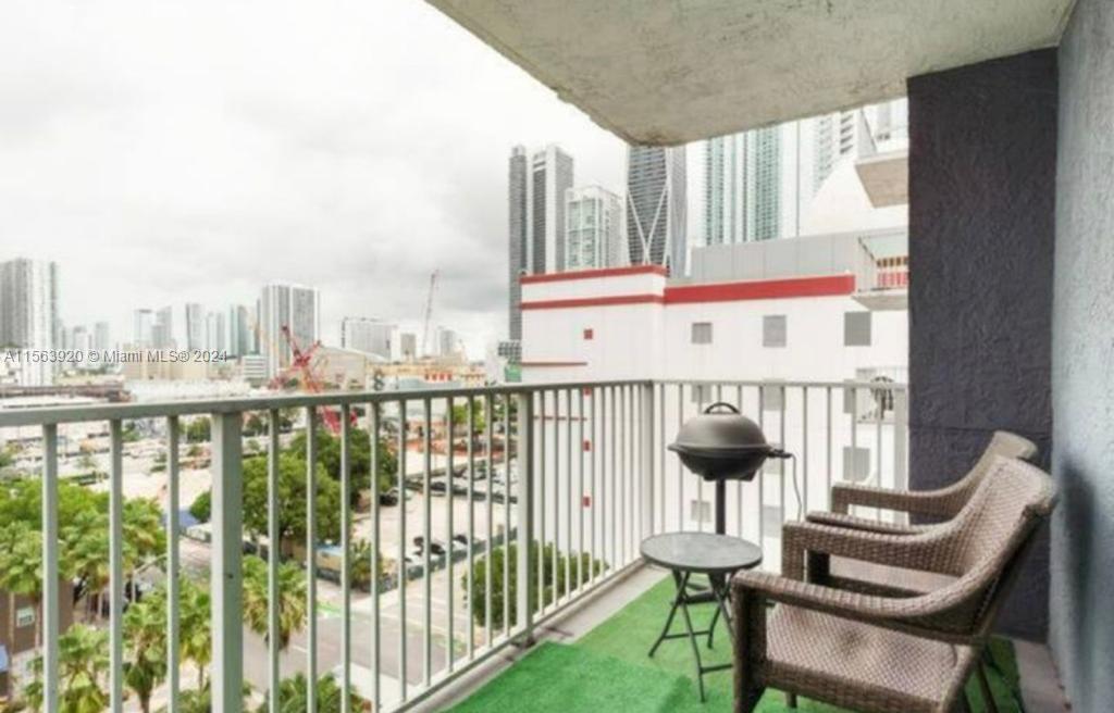 800 N Miami Ave E-1009, Miami, Florida 33136, 2 Bedrooms Bedrooms, ,2 BathroomsBathrooms,Residentiallease,For Rent,800 N Miami Ave E-1009,A11563920