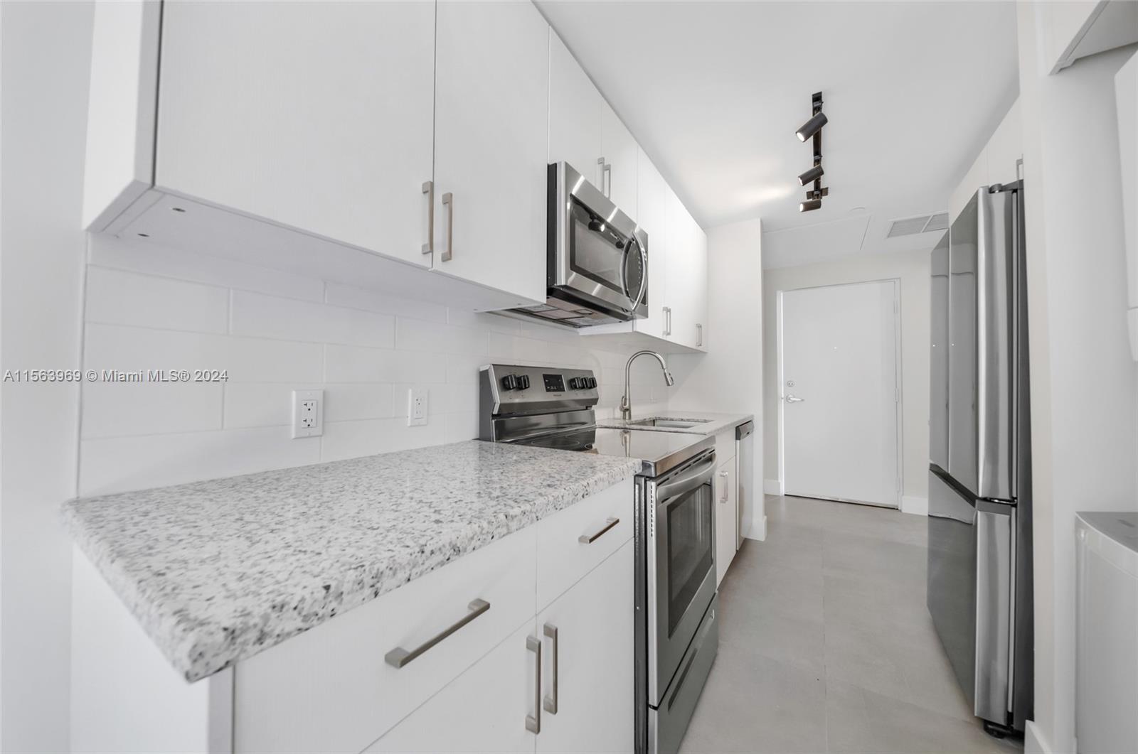 1536 NW 15th Ave 303, Miami, Florida 33125, ,1 BathroomBathrooms,Residentiallease,For Rent,1536 NW 15th Ave 303,A11563969