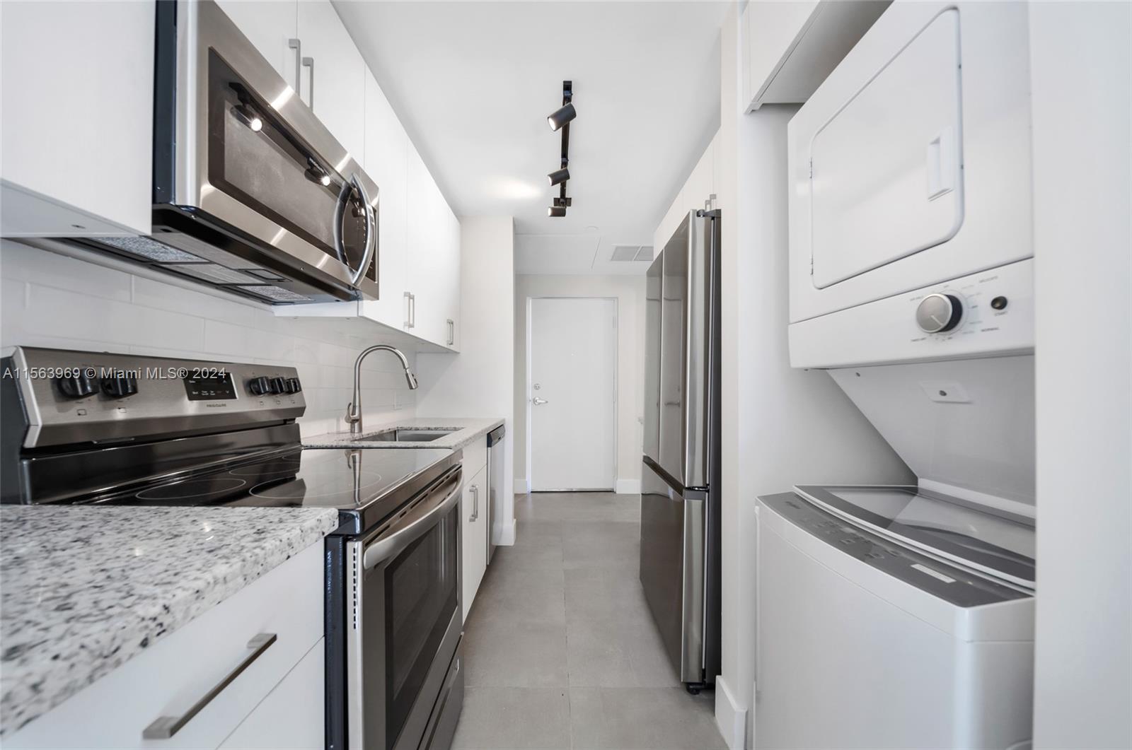 1536 NW 15th Ave 303, Miami, Florida 33125, ,1 BathroomBathrooms,Residentiallease,For Rent,1536 NW 15th Ave 303,A11563969