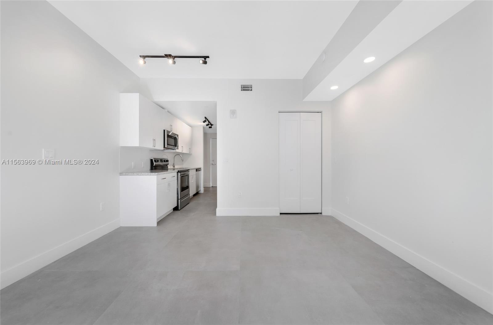 1536 NW 15th Ave 303, Miami, Florida 33125, ,1 BathroomBathrooms,Residentiallease,For Rent,1536 NW 15th Ave 303,A11563969