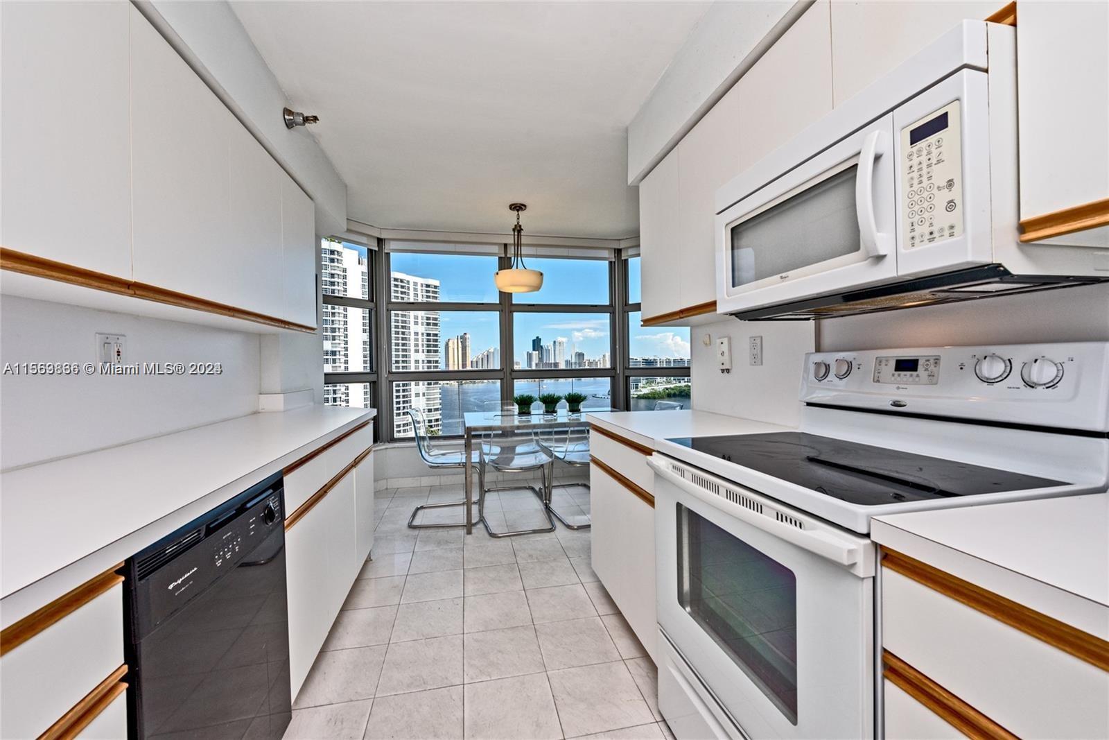 3400 NE 192nd St 1901, Aventura, Florida 33180, 2 Bedrooms Bedrooms, ,2 BathroomsBathrooms,Residentiallease,For Rent,3400 NE 192nd St 1901,A11563836