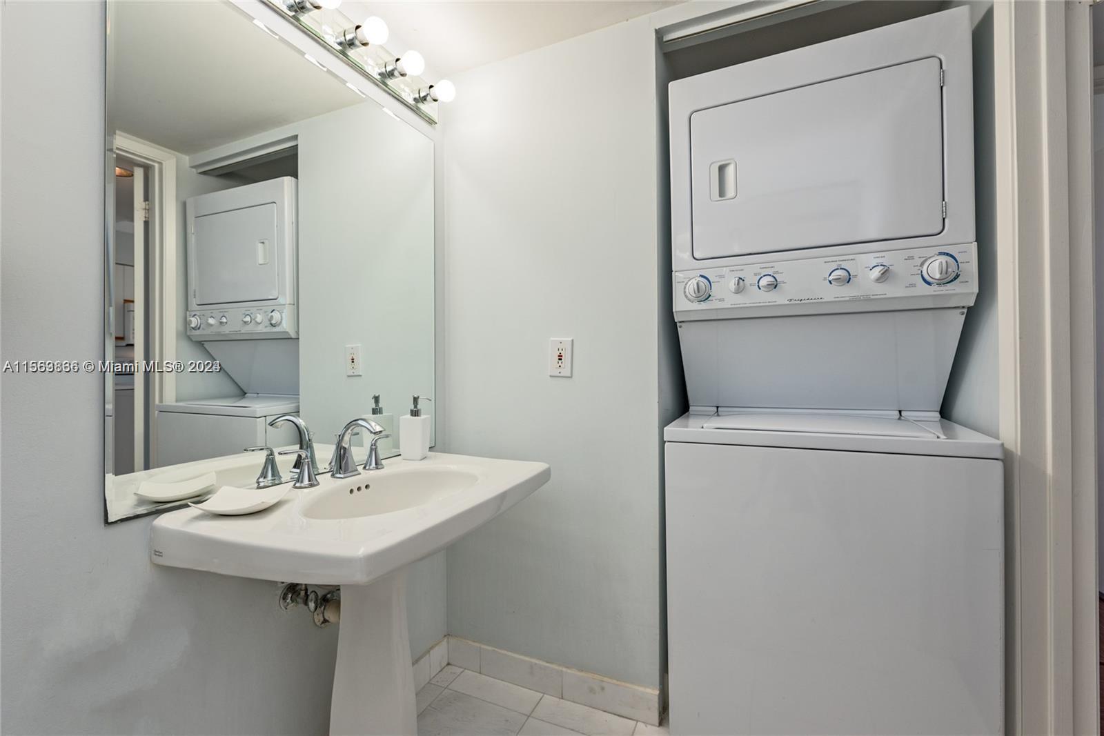 3400 NE 192nd St 1901, Aventura, Florida 33180, 2 Bedrooms Bedrooms, ,2 BathroomsBathrooms,Residentiallease,For Rent,3400 NE 192nd St 1901,A11563836