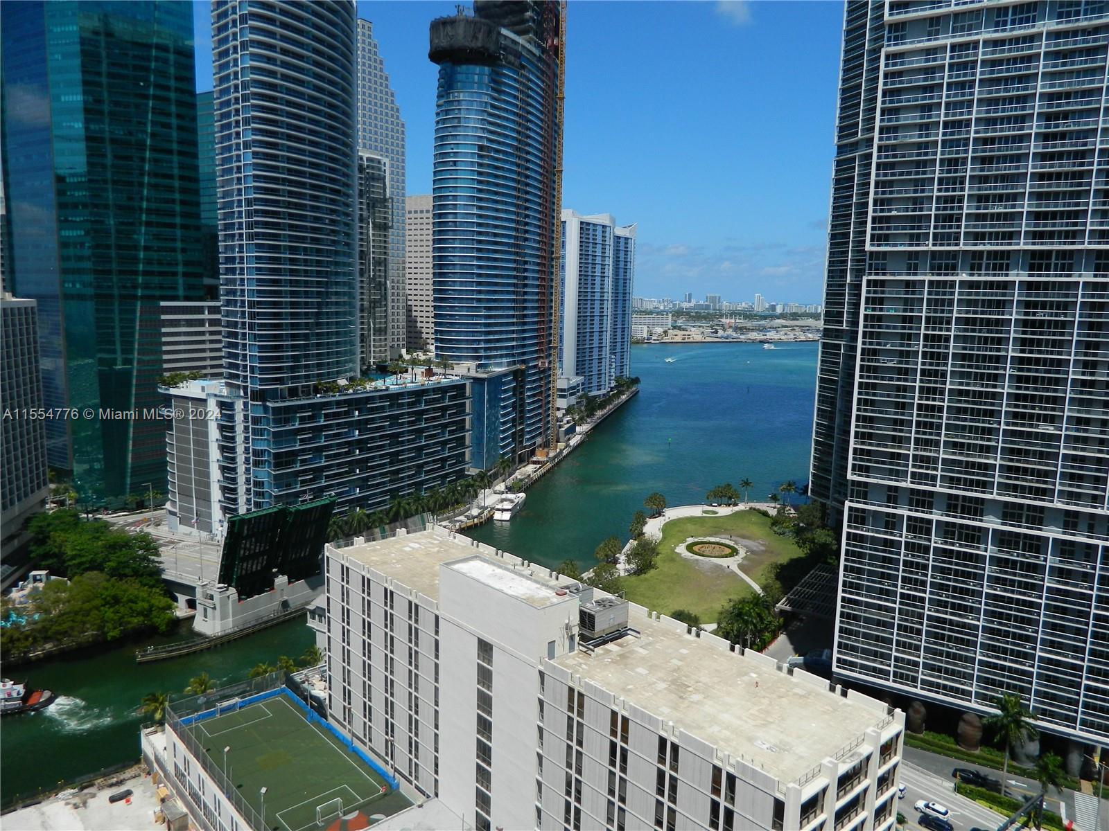Beautiful unit with amazing views of Miami, Miami River and the Bay. 2 Blocks from Brickell City Centre, and few steps from Metro-mover. Porcelain/tile floors, with big windows and plenty of light. Condo has lot's of amenities including Infinity Pool, Rooftop Pool, Fitness Center, Sauna, Steam Room, Billiards Room, Theater Room, 24-Hour Valet & Security. Located in the best area of Brickell just across the bridge from downtown and close to I-95 access. Short Term Rentals Allowed up to 12 Times a Year with a 30-Day Minimum