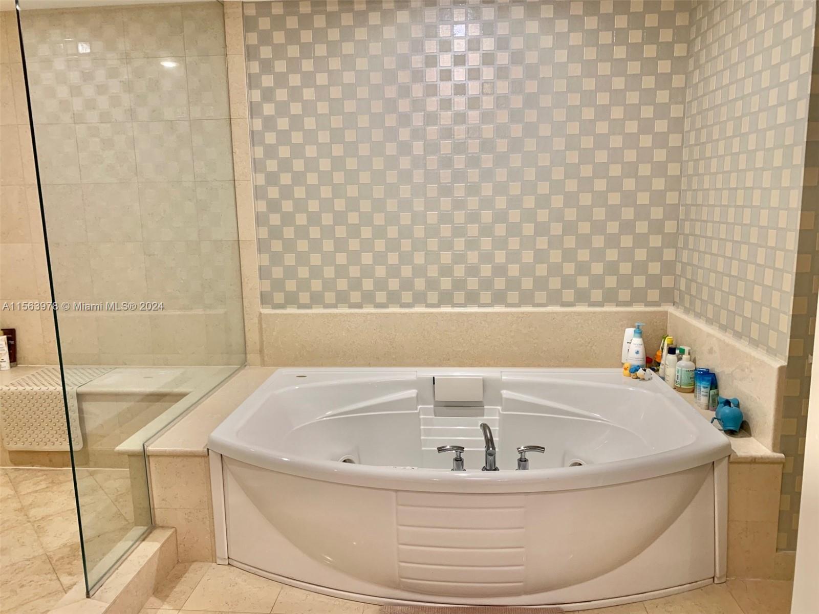 3101 S Ocean Dr 1701, Hollywood, Florida 33019, 3 Bedrooms Bedrooms, ,3 BathroomsBathrooms,Residentiallease,For Rent,3101 S Ocean Dr 1701,A11563978