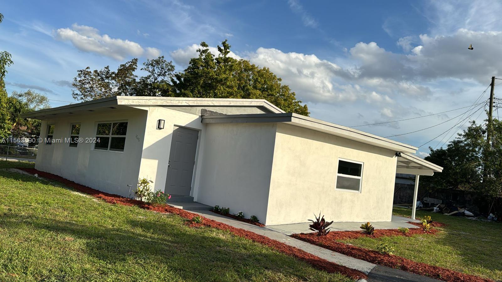 4240 NW 192nd St, Miami Gardens, FL 33055