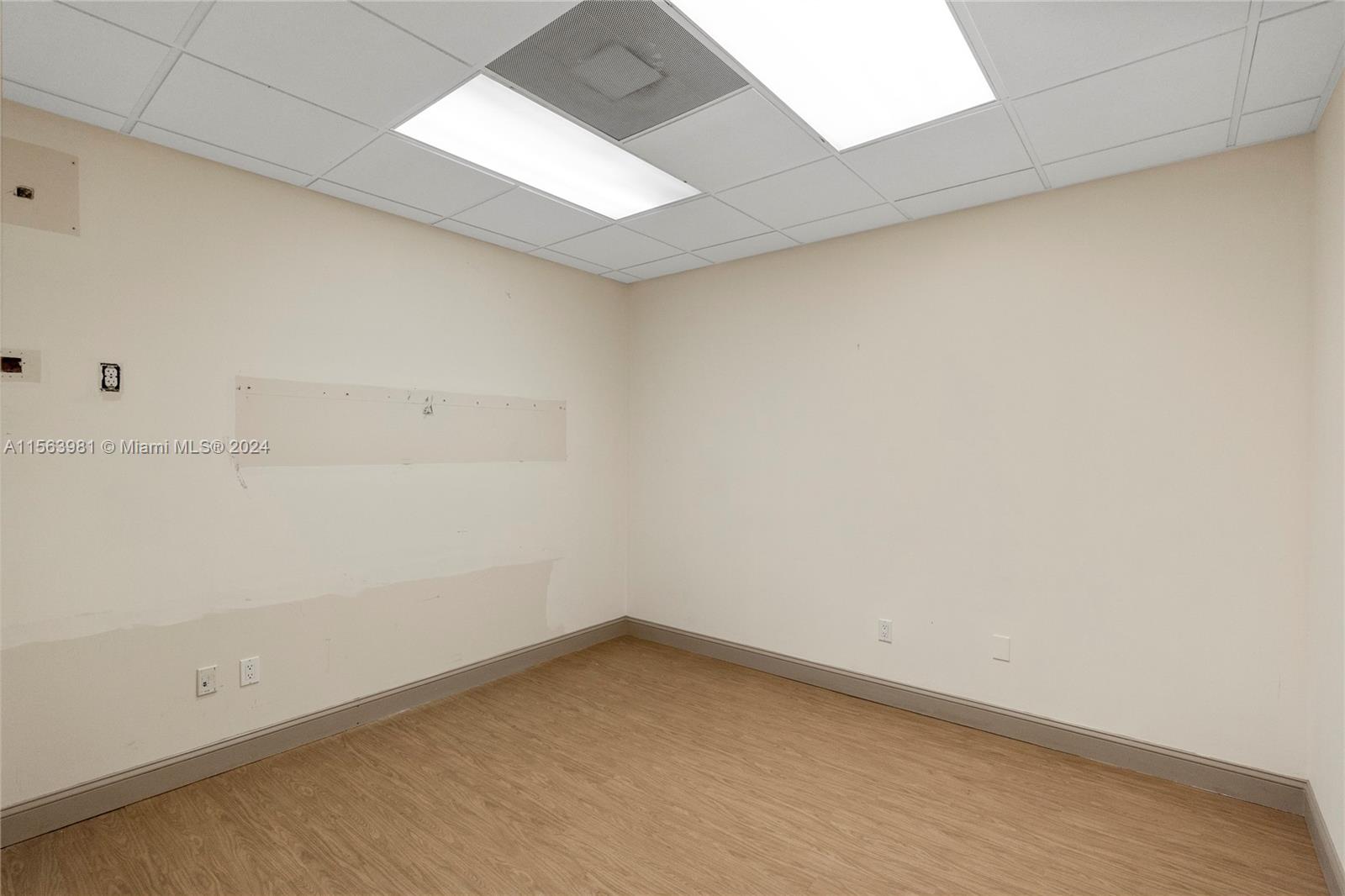 5915 Ponce De Leon Blvd 48, Coral Gables, Florida 33146, ,Commerciallease,For Rent,5915 Ponce De Leon Blvd 48,A11563981