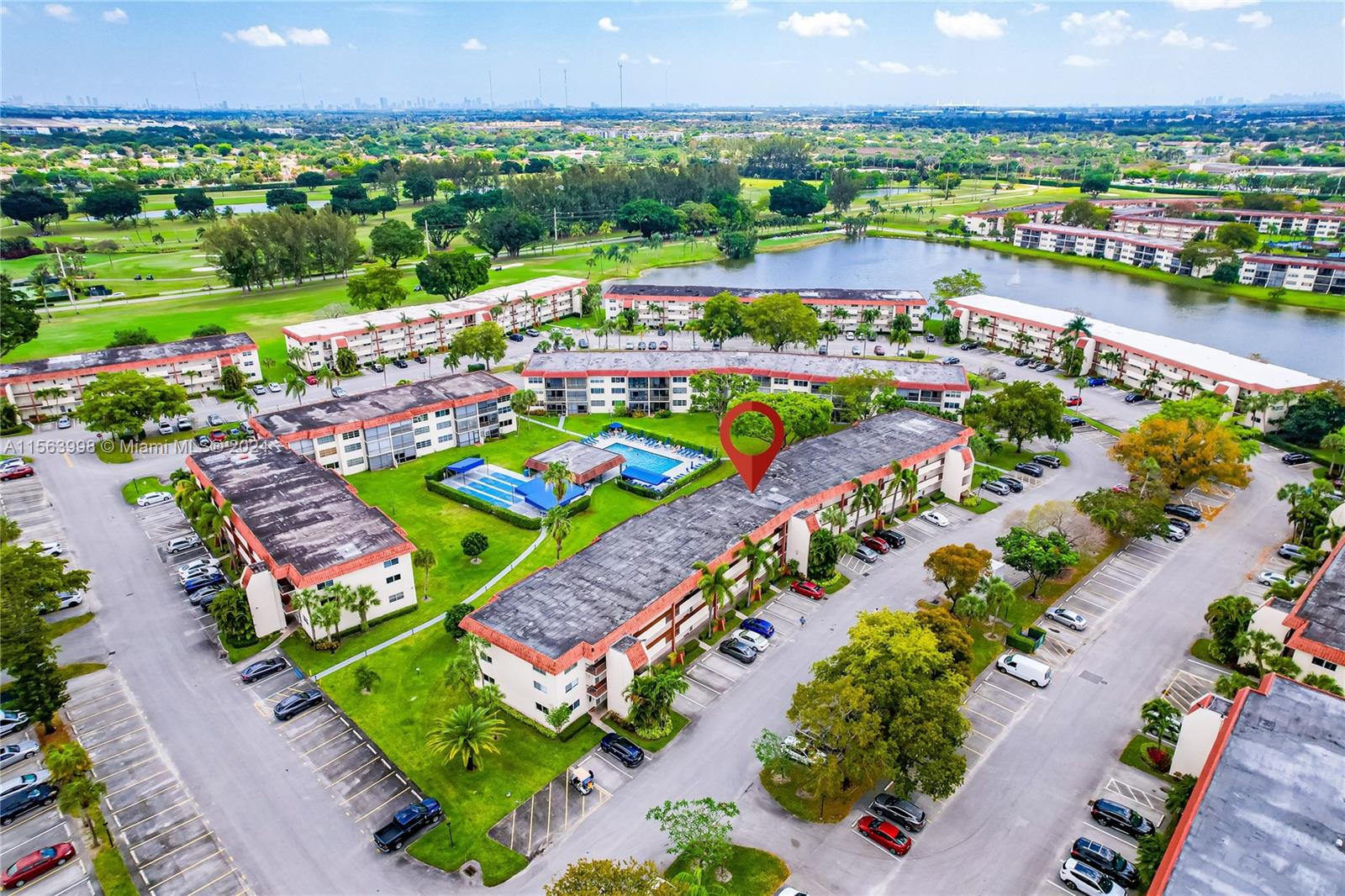 9800 N Hollybrook Lake Dr 202, Pembroke Pines, Florida 33025, 2 Bedrooms Bedrooms, ,2 BathroomsBathrooms,Residential,For Sale,9800 N Hollybrook Lake Dr 202,A11563998