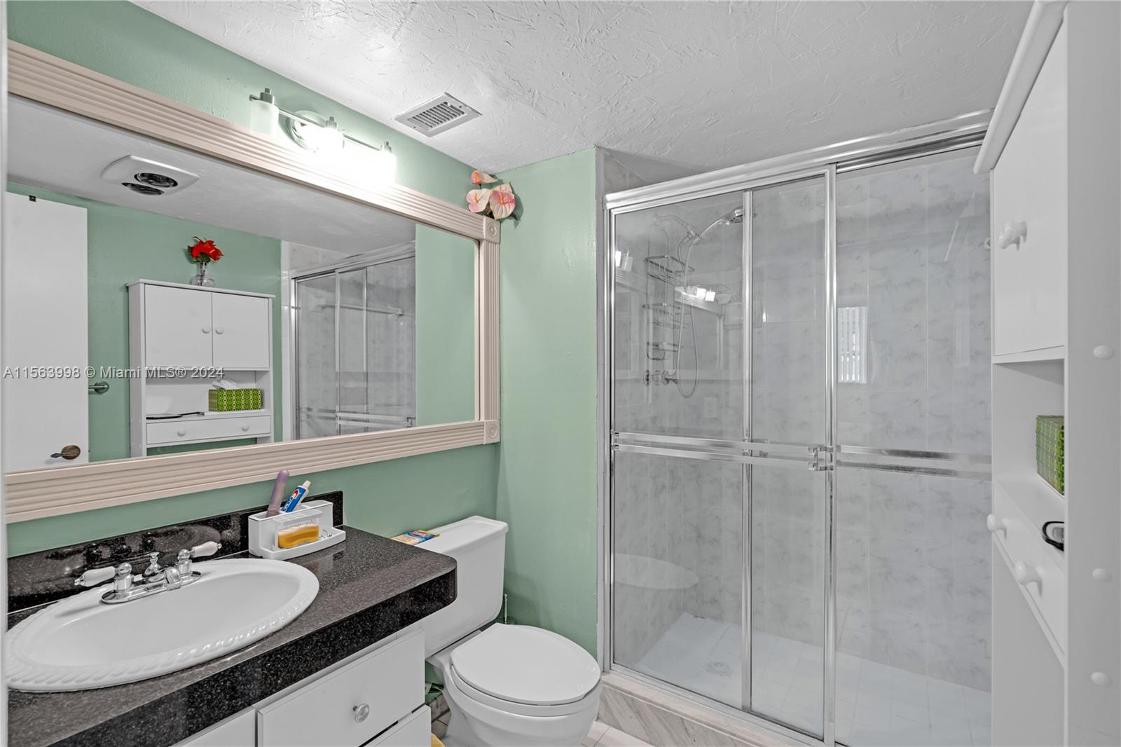9800 N Hollybrook Lake Dr 202, Pembroke Pines, Florida 33025, 2 Bedrooms Bedrooms, ,2 BathroomsBathrooms,Residential,For Sale,9800 N Hollybrook Lake Dr 202,A11563998