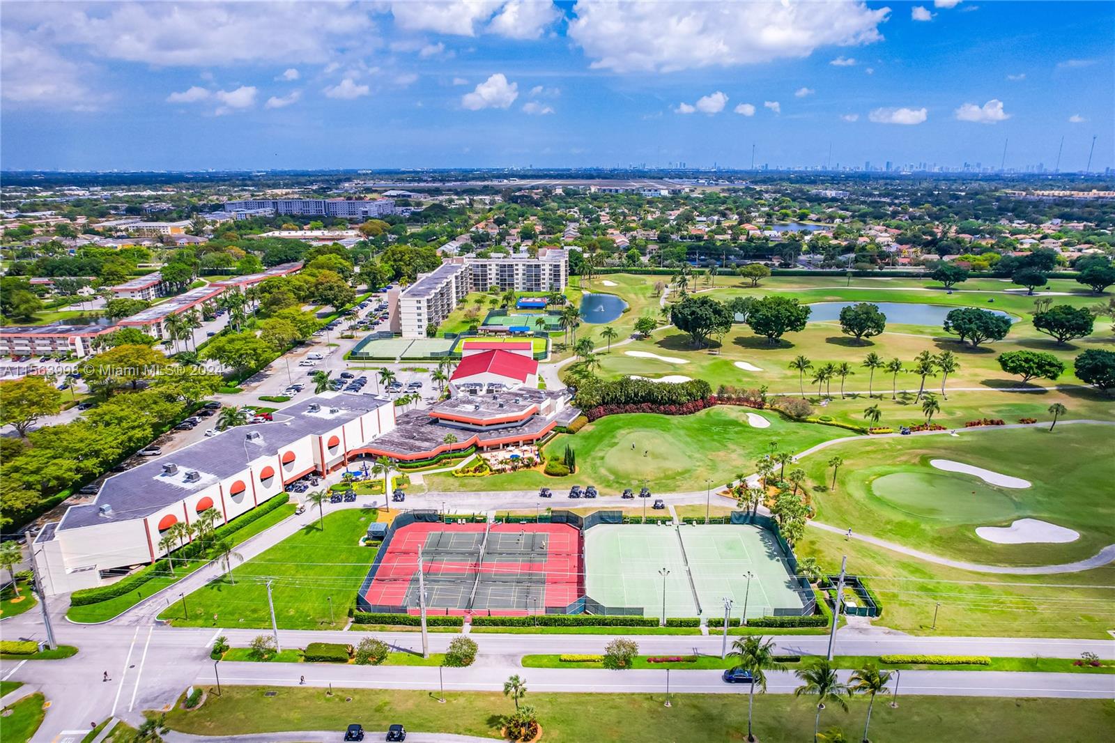 9800 N Hollybrook Lake Dr 202, Pembroke Pines, Florida 33025, 2 Bedrooms Bedrooms, ,2 BathroomsBathrooms,Residential,For Sale,9800 N Hollybrook Lake Dr 202,A11563998