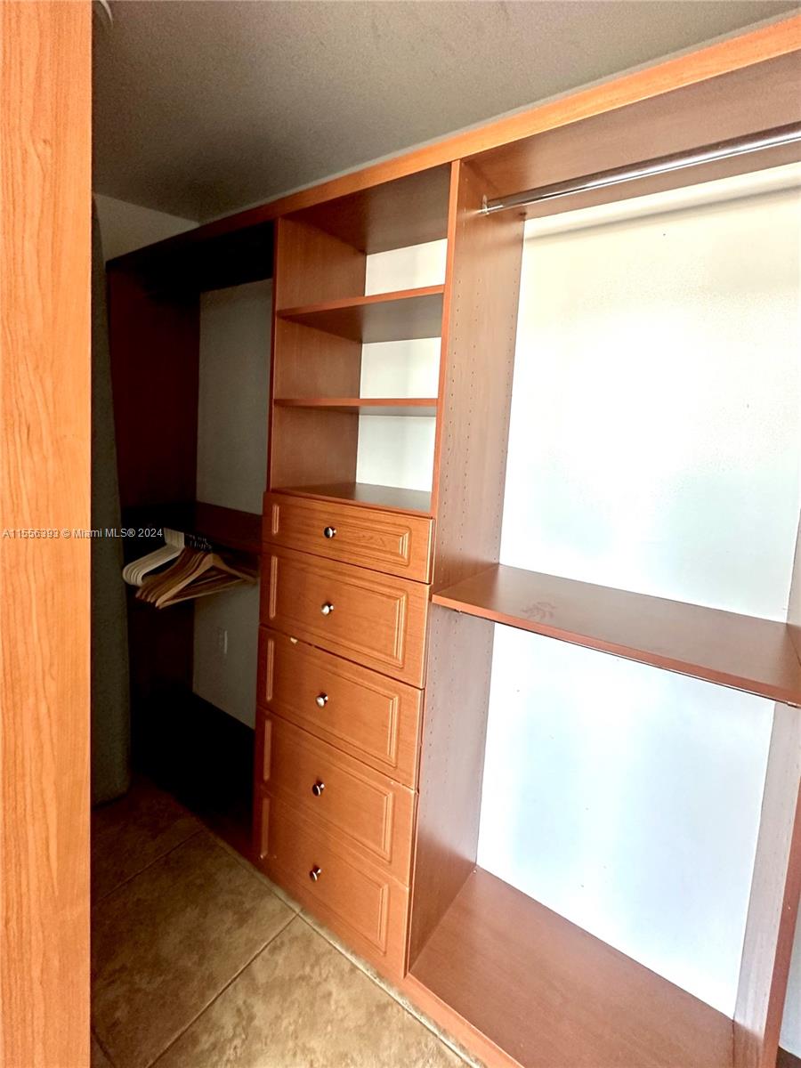 walking closet