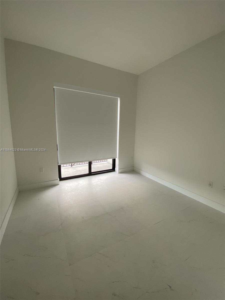 301 Altara Ave 212, Coral Gables, Florida 33146, 2 Bedrooms Bedrooms, ,2 BathroomsBathrooms,Residentiallease,For Rent,301 Altara Ave 212,A11564023