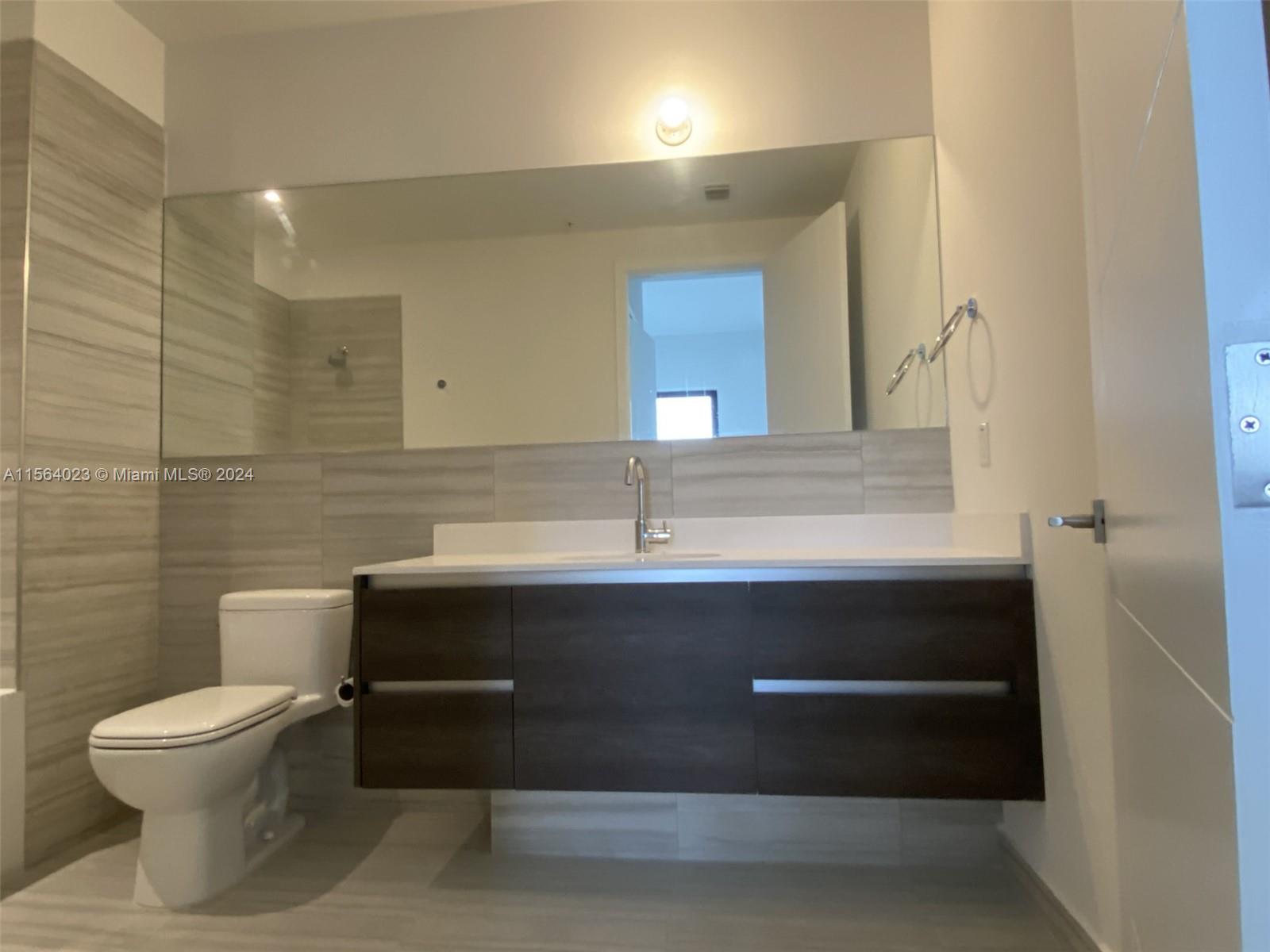 301 Altara Ave 212, Coral Gables, Florida 33146, 2 Bedrooms Bedrooms, ,2 BathroomsBathrooms,Residentiallease,For Rent,301 Altara Ave 212,A11564023