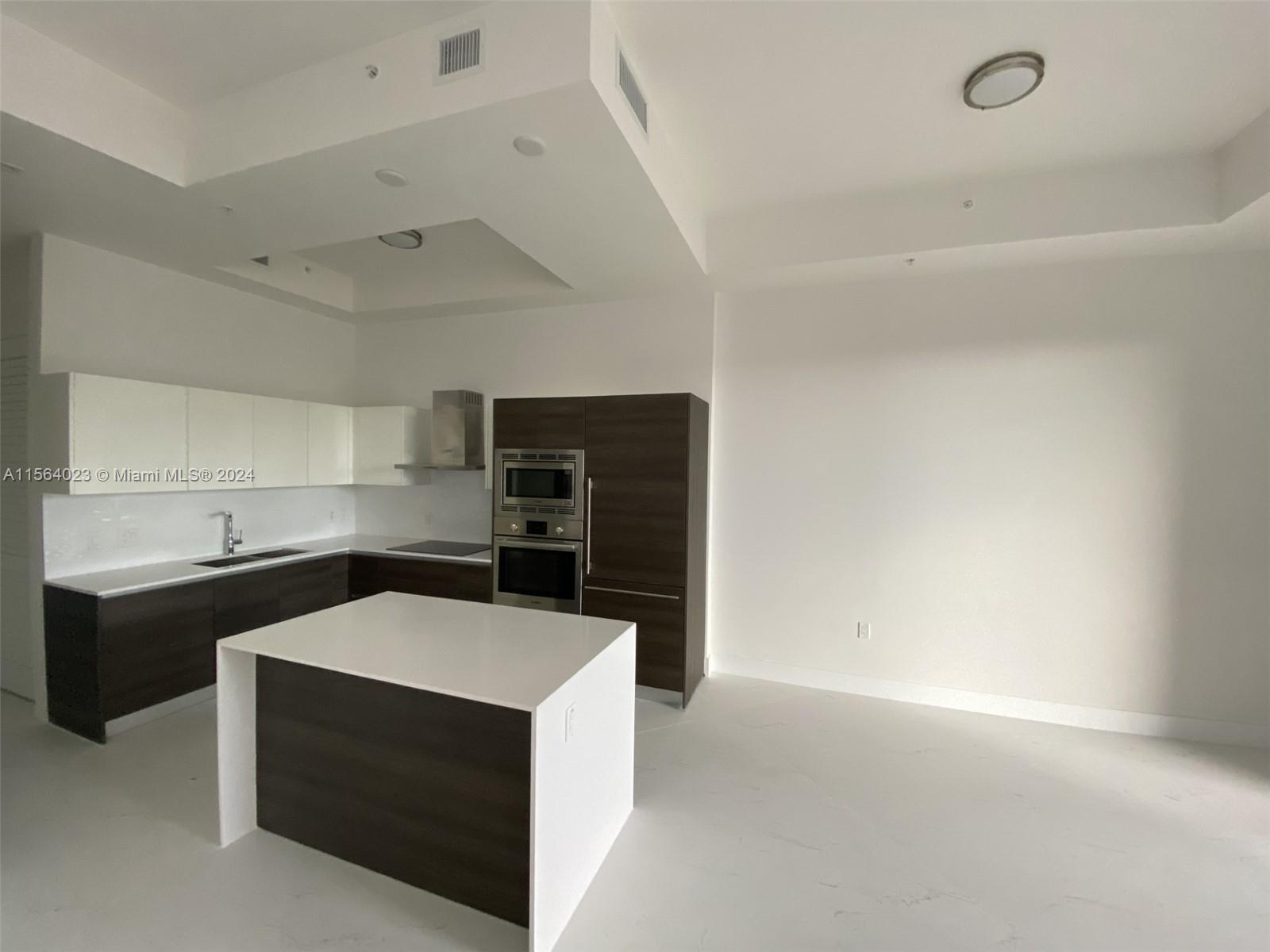 301 Altara Ave 212, Coral Gables, Florida 33146, 2 Bedrooms Bedrooms, ,2 BathroomsBathrooms,Residentiallease,For Rent,301 Altara Ave 212,A11564023