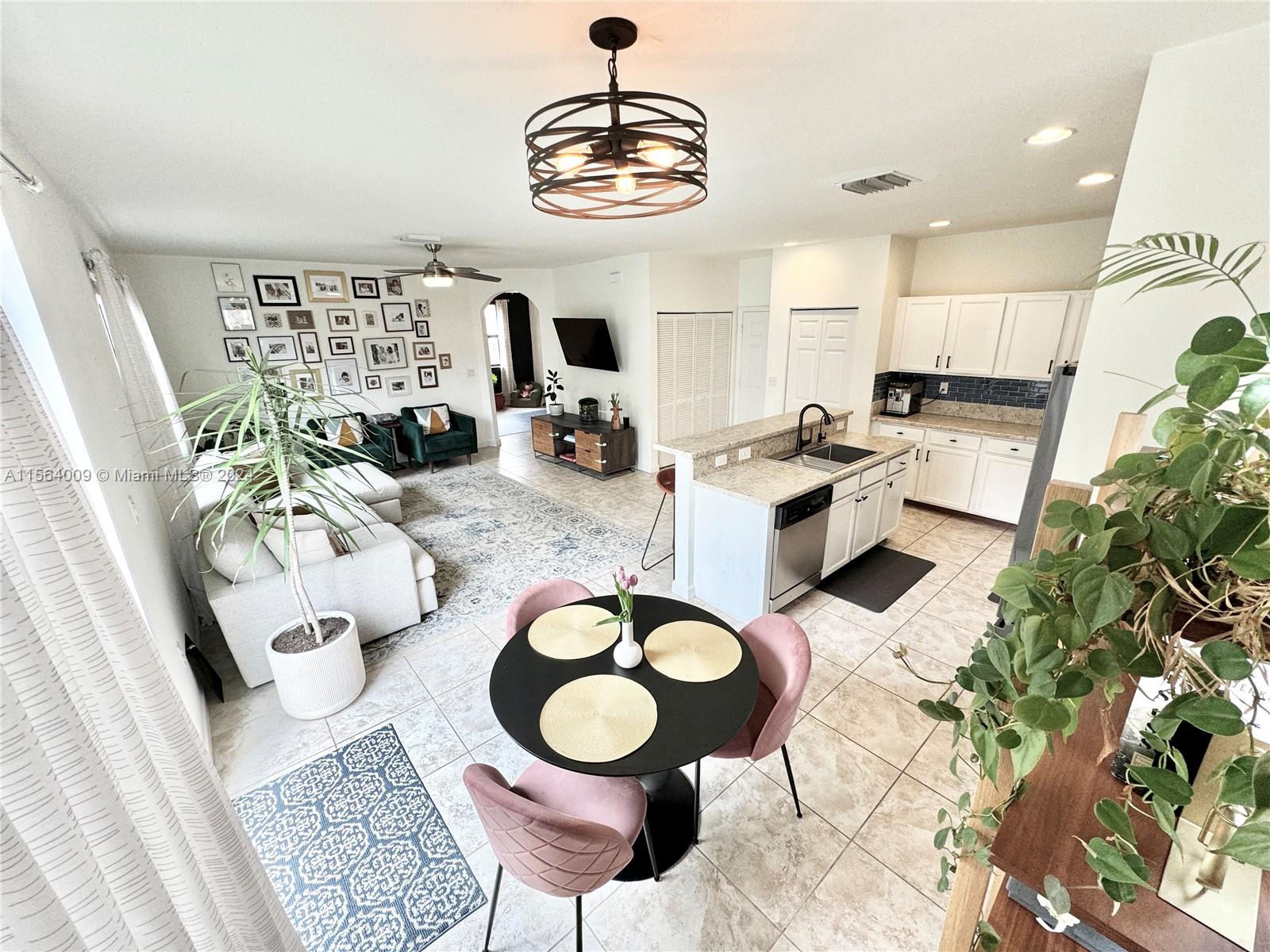 15431 SW 176th Ln, Miami, Florida 33187, 5 Bedrooms Bedrooms, ,3 BathroomsBathrooms,Residentiallease,For Rent,15431 SW 176th Ln,A11564009