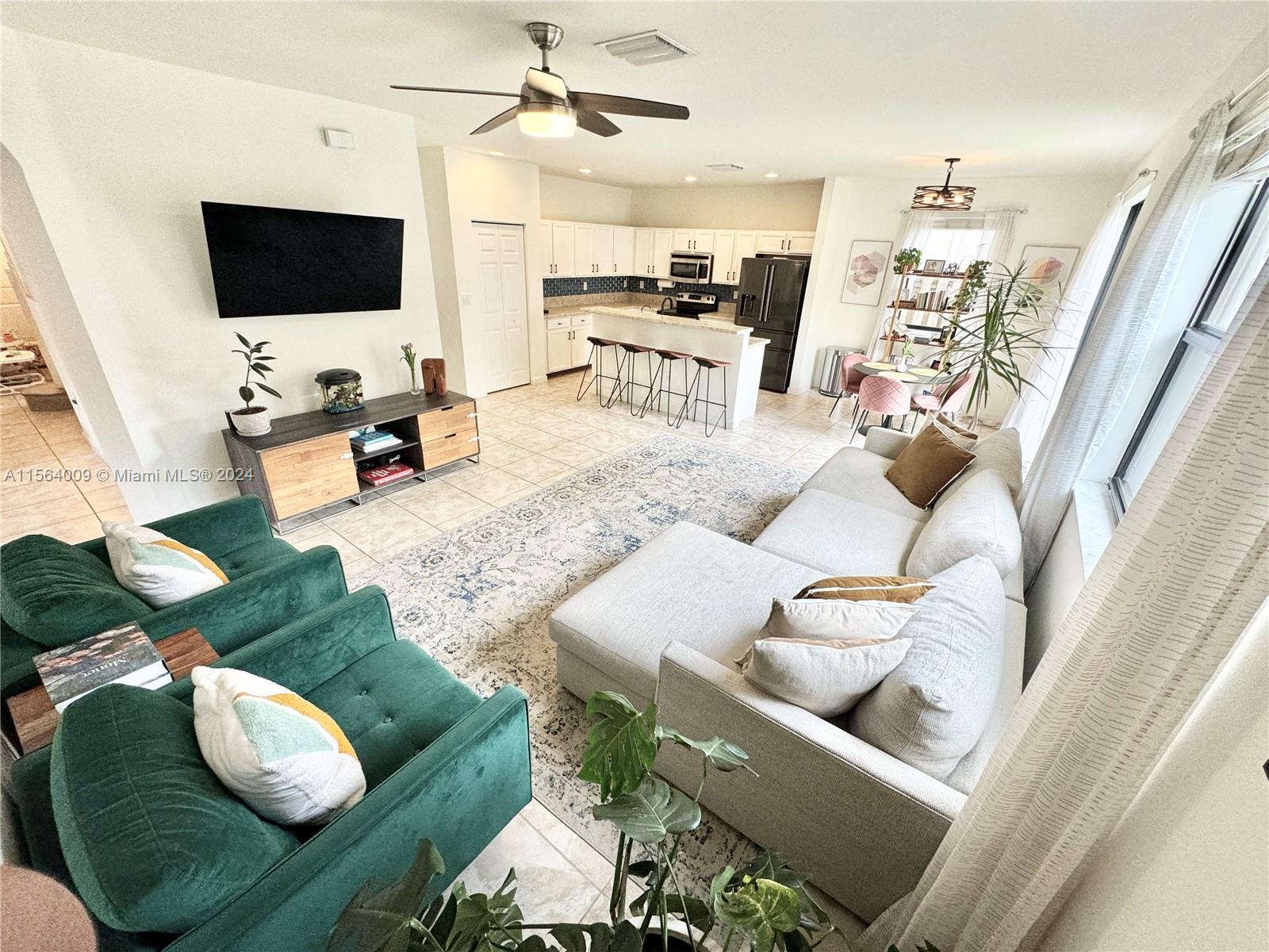 15431 SW 176th Ln, Miami, Florida 33187, 5 Bedrooms Bedrooms, ,3 BathroomsBathrooms,Residentiallease,For Rent,15431 SW 176th Ln,A11564009