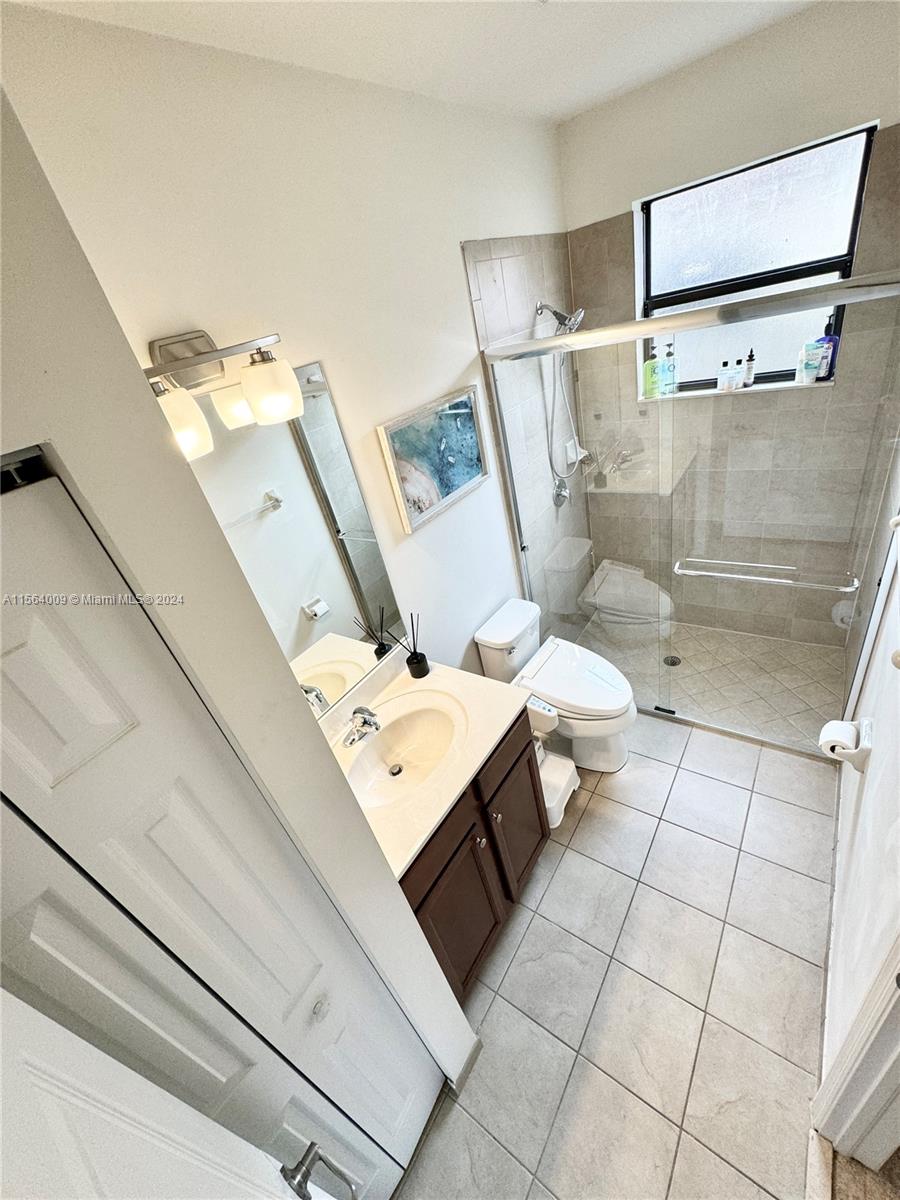 15431 SW 176th Ln, Miami, Florida 33187, 5 Bedrooms Bedrooms, ,3 BathroomsBathrooms,Residentiallease,For Rent,15431 SW 176th Ln,A11564009