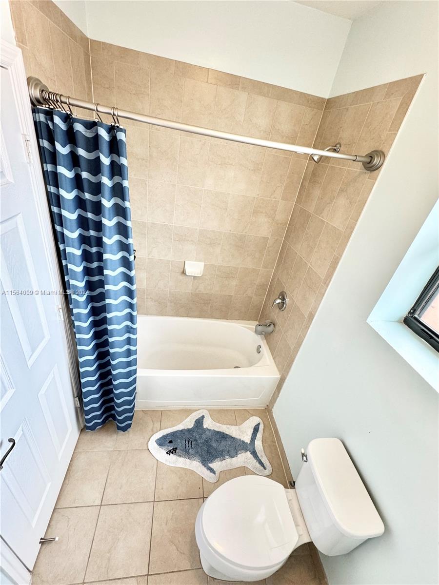 15431 SW 176th Ln, Miami, Florida 33187, 5 Bedrooms Bedrooms, ,3 BathroomsBathrooms,Residentiallease,For Rent,15431 SW 176th Ln,A11564009